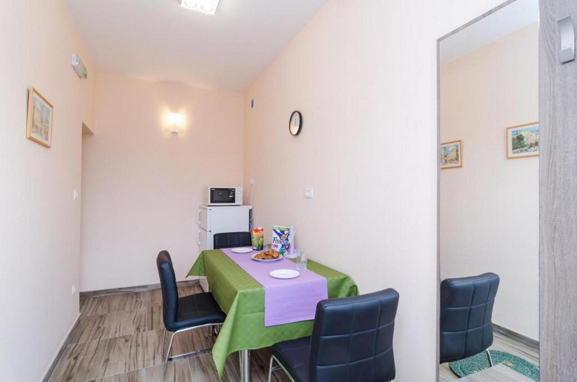Comfort One-Bedroom Apartment Terrace Sea View