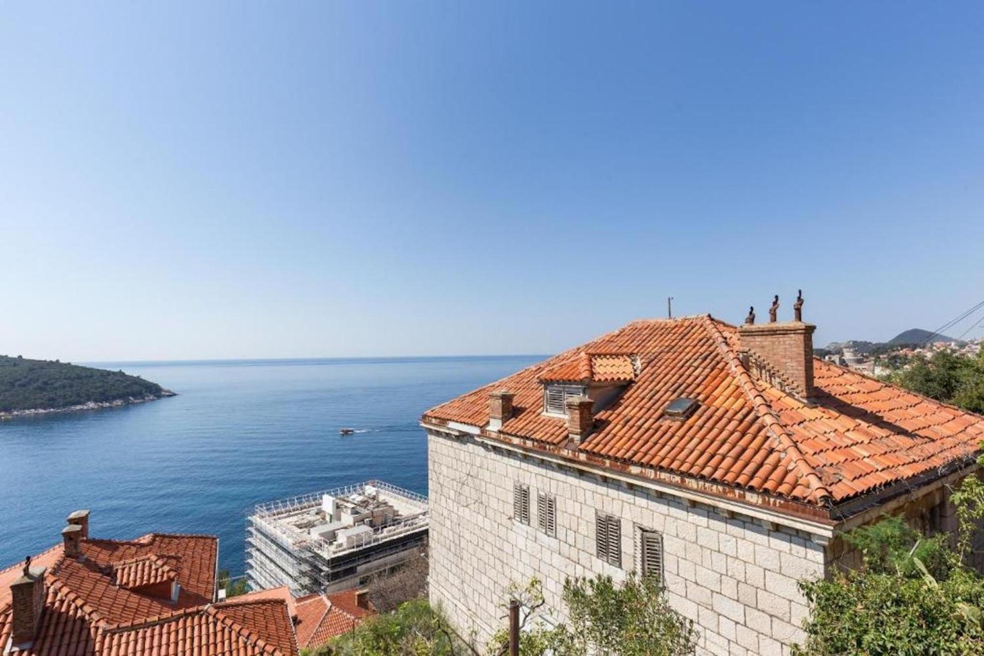 Three Bedroom Apartment Sea View