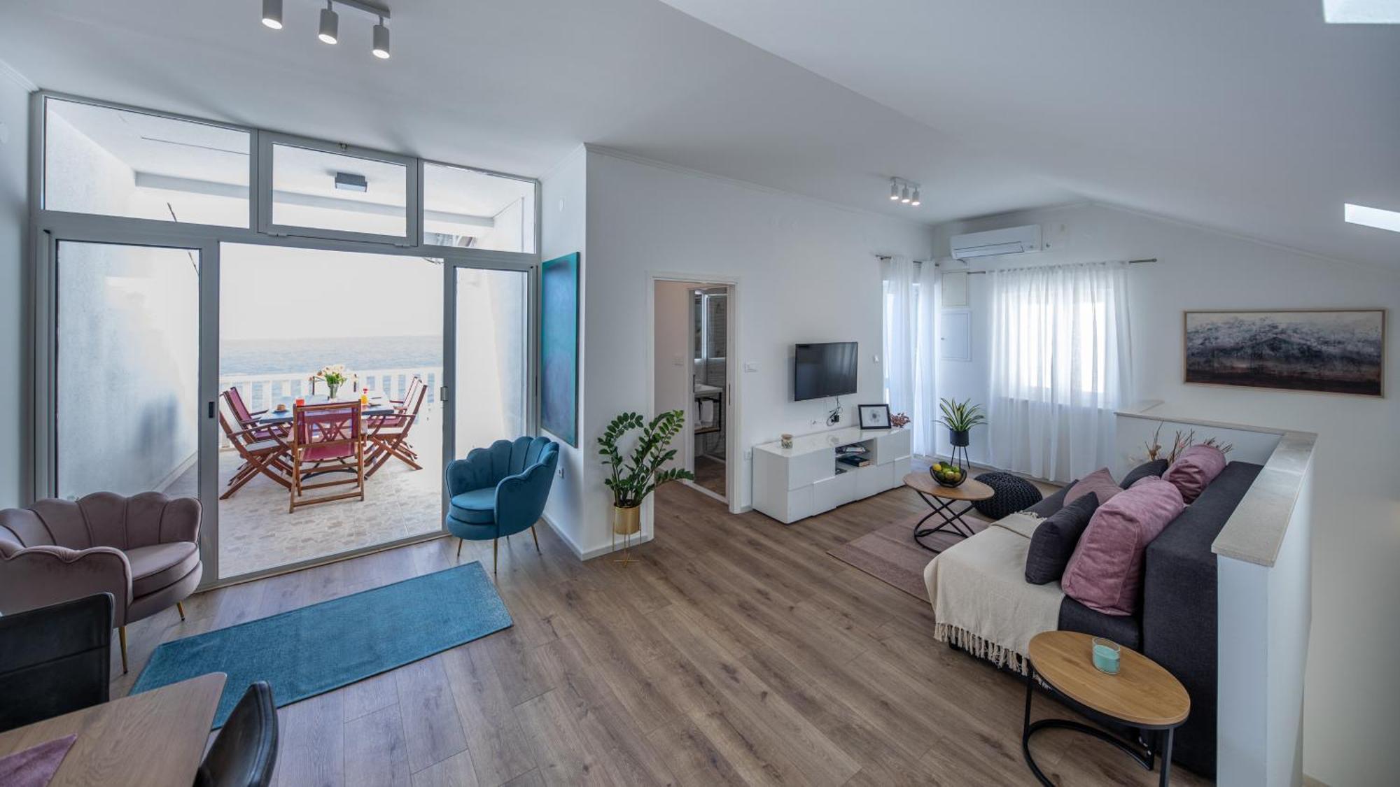 Two-Bedroom Apartment Terrace Sea View