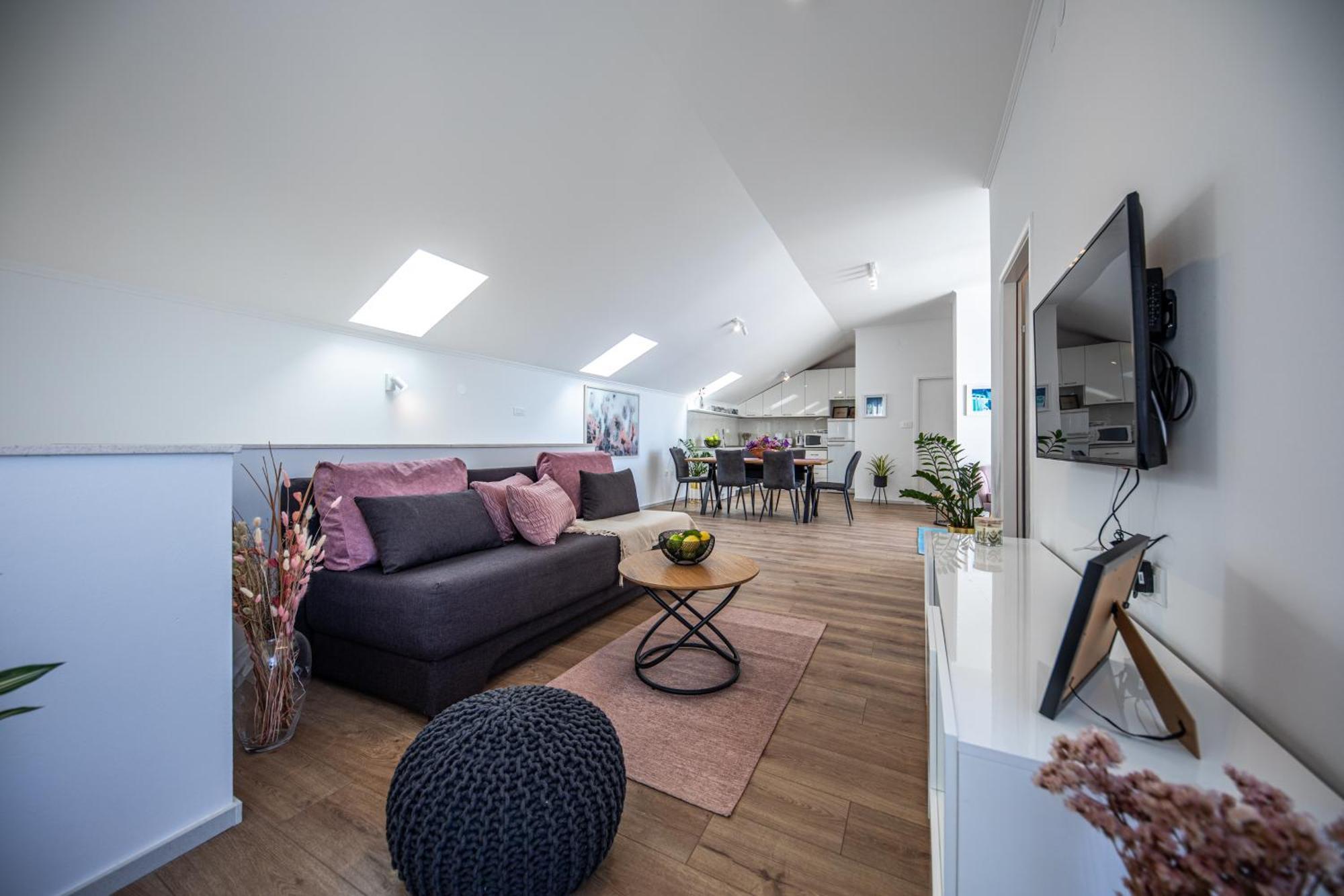 Two-Bedroom Apartment Terrace Sea View