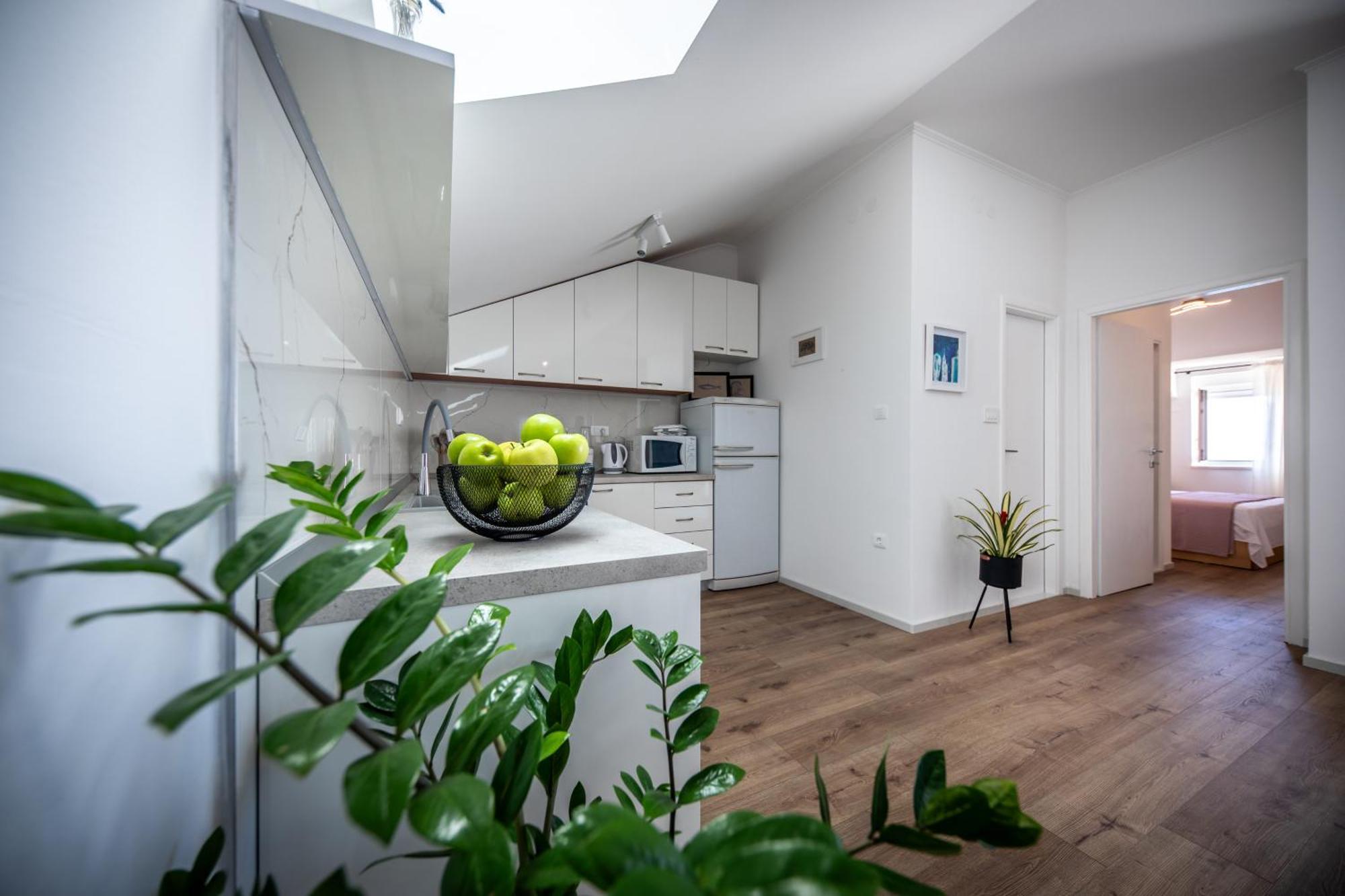 Two-Bedroom Apartment Terrace Sea View