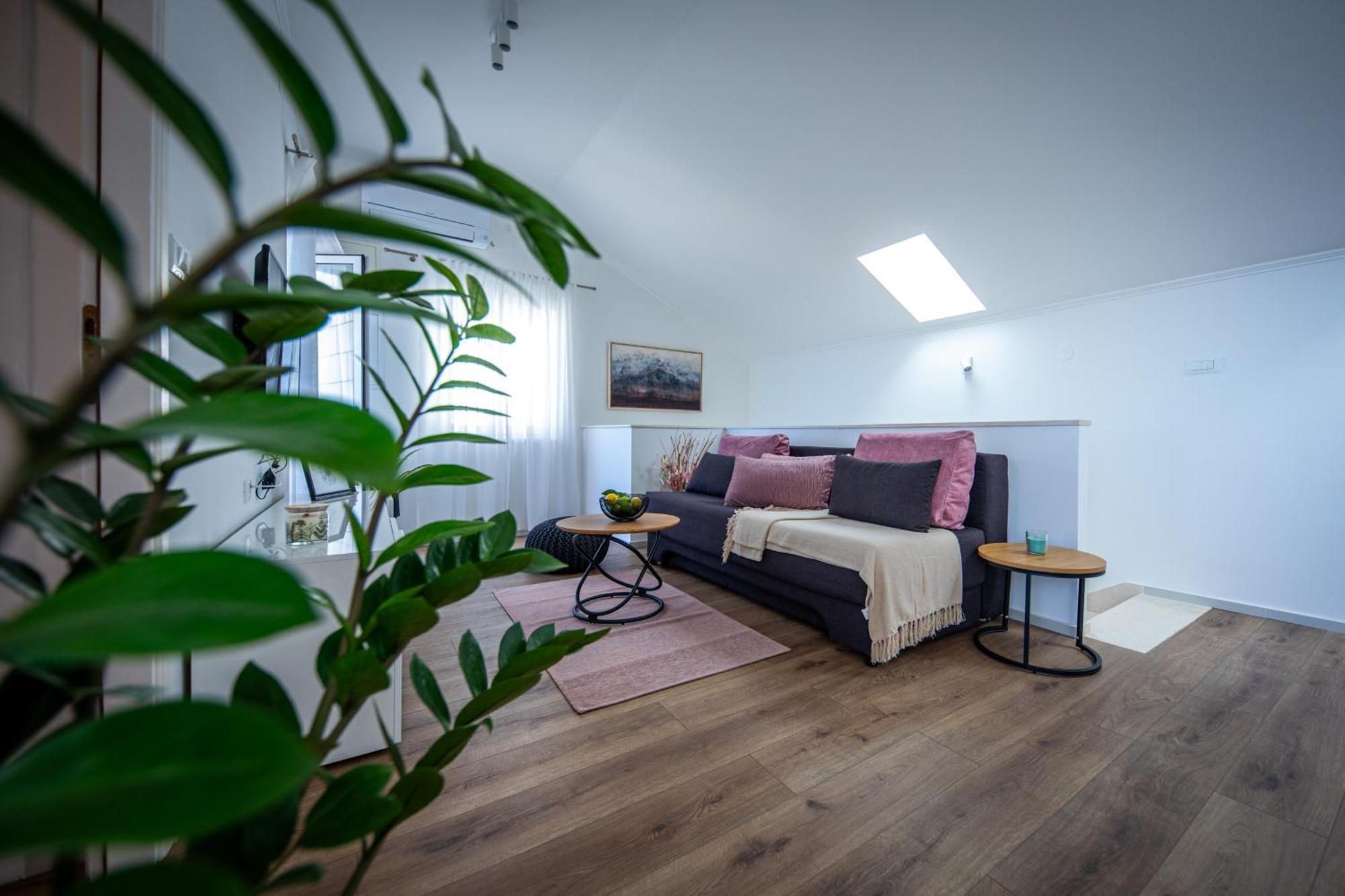 Two-Bedroom Apartment Terrace Sea View