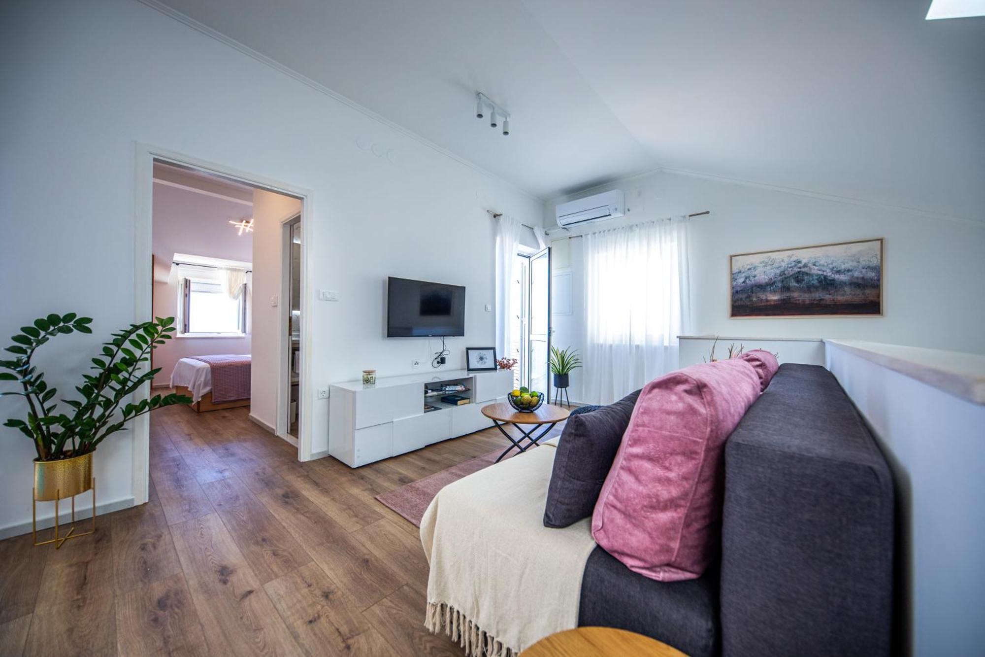 Two-Bedroom Apartment Terrace Sea View