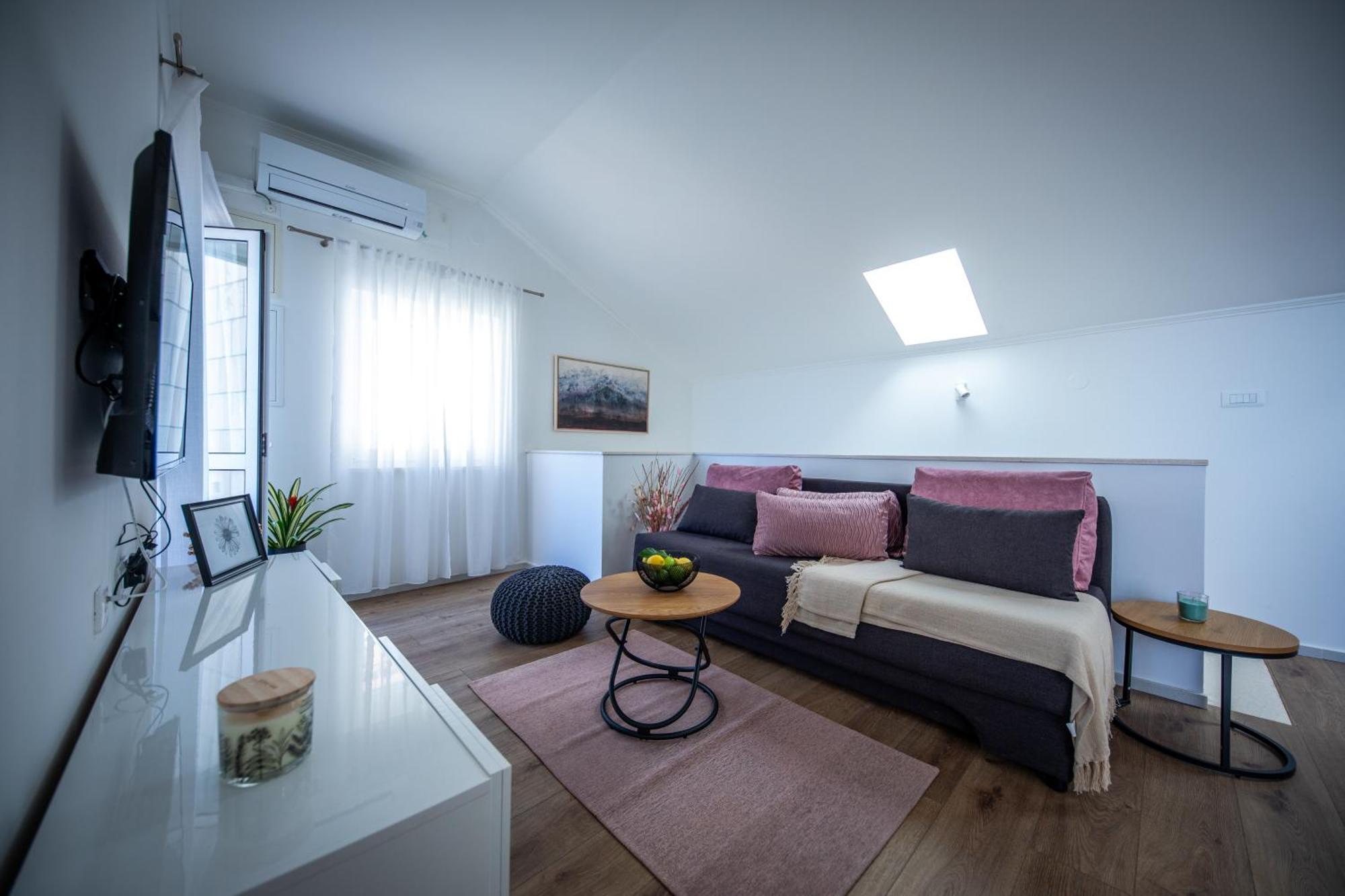 Two-Bedroom Apartment Terrace Sea View