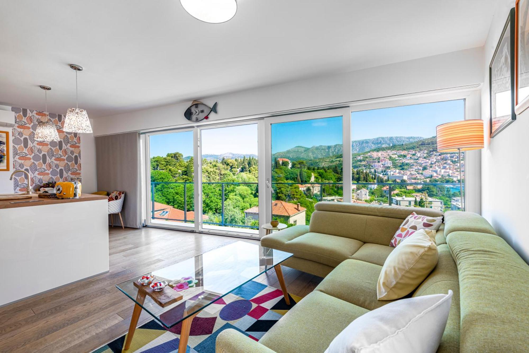 One-Bedroom Apartment Sea View Balcony