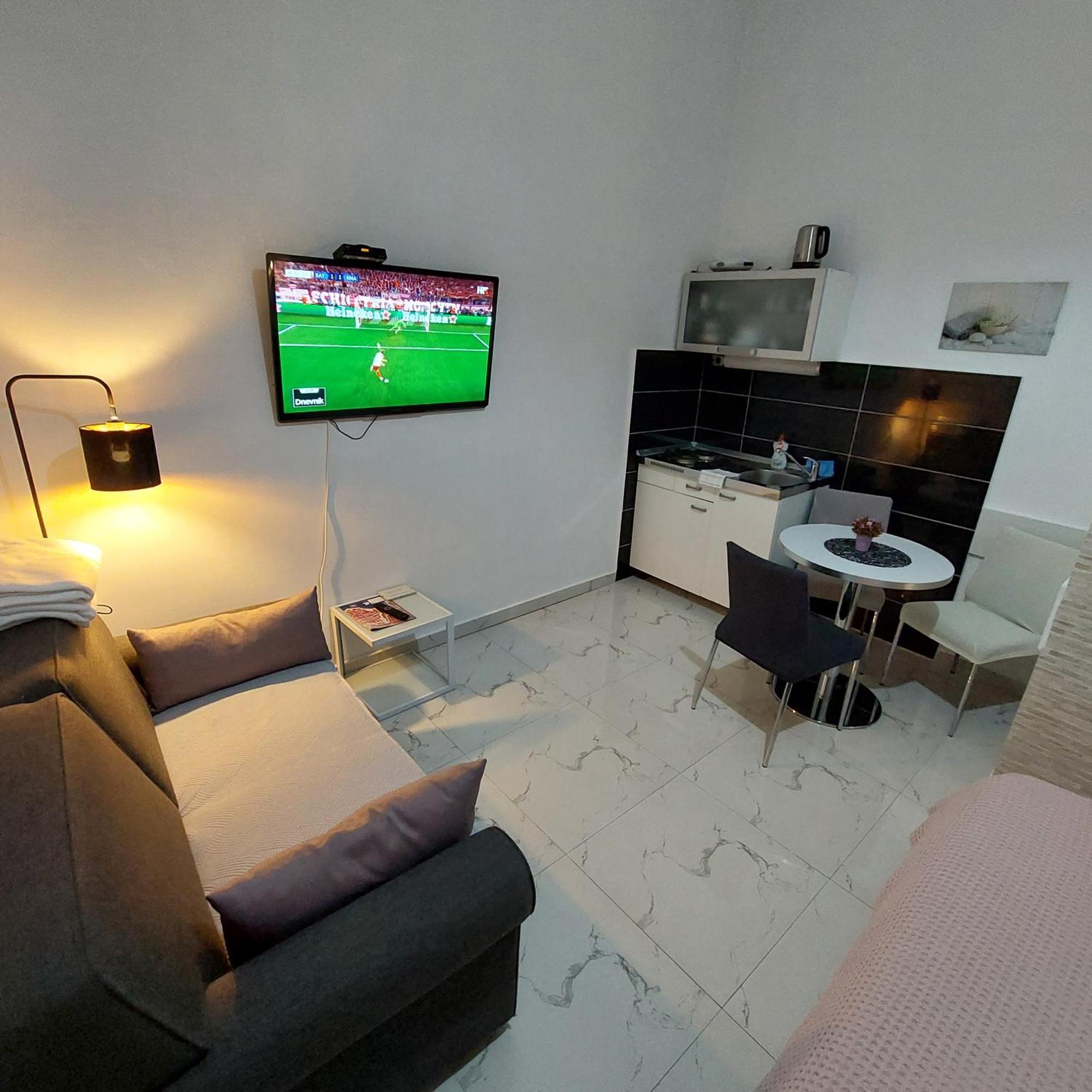 Studio Apartment