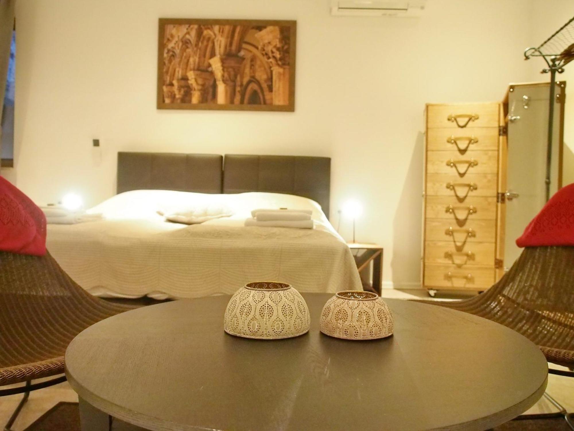 Studio Apartment