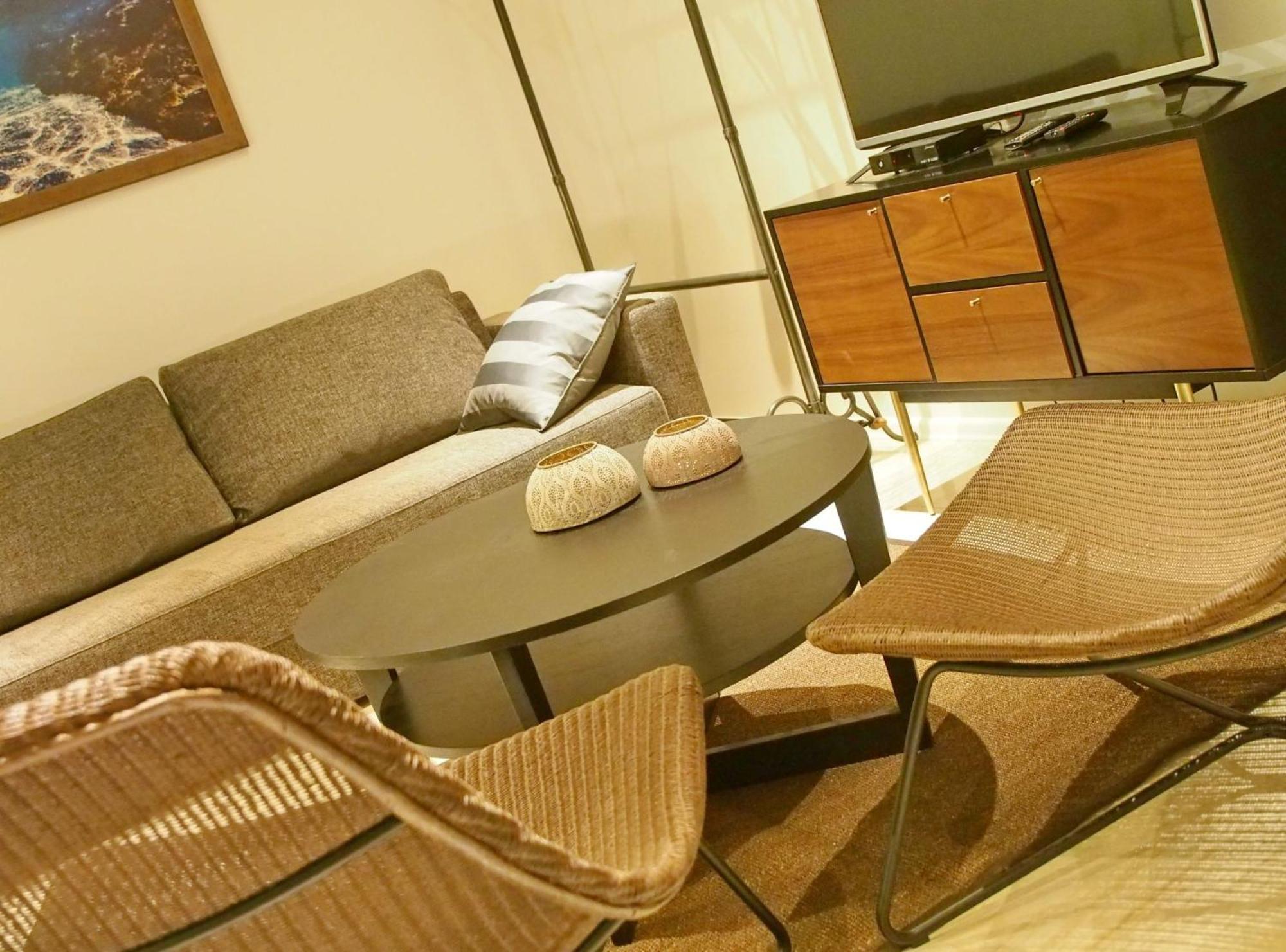 Deluxe Studio