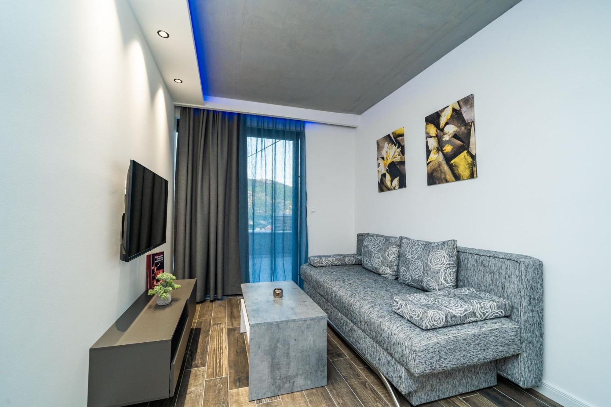 Two-Bedroom Apartment Shared Pool