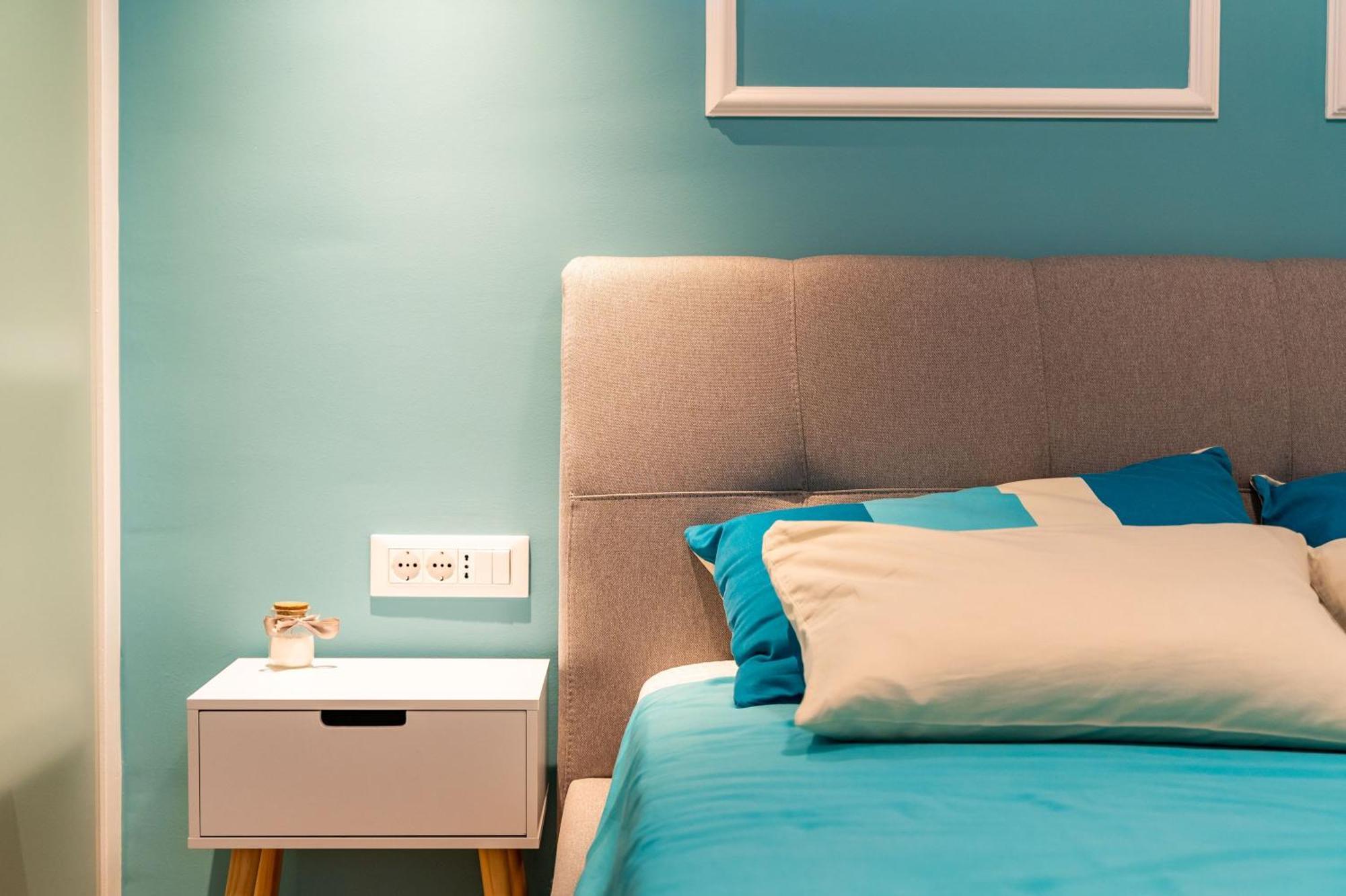 One-Bedroom Apartment Shared Pool
