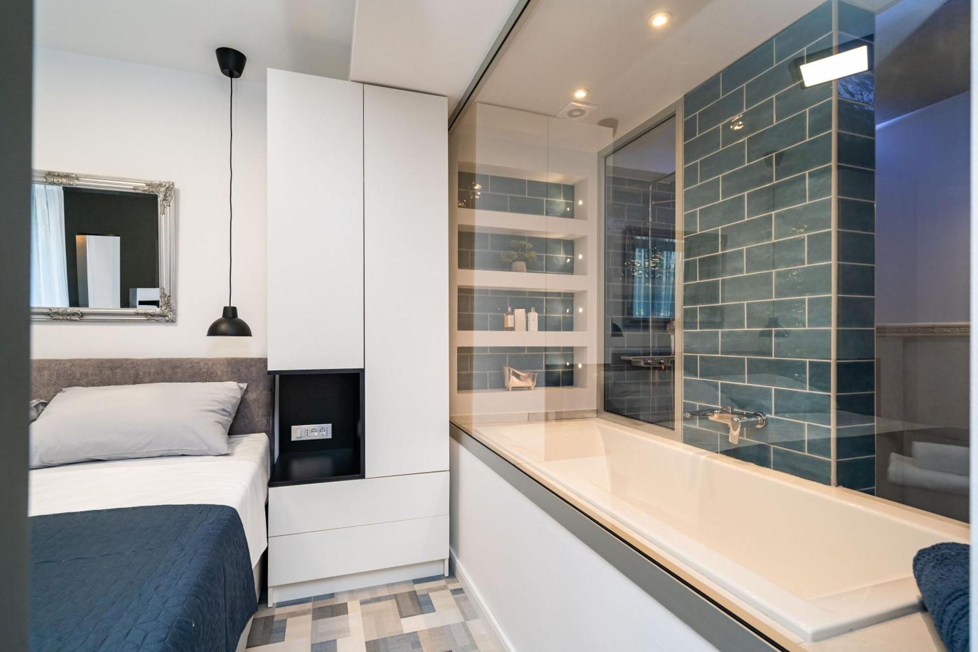Studio Apartment Terrace