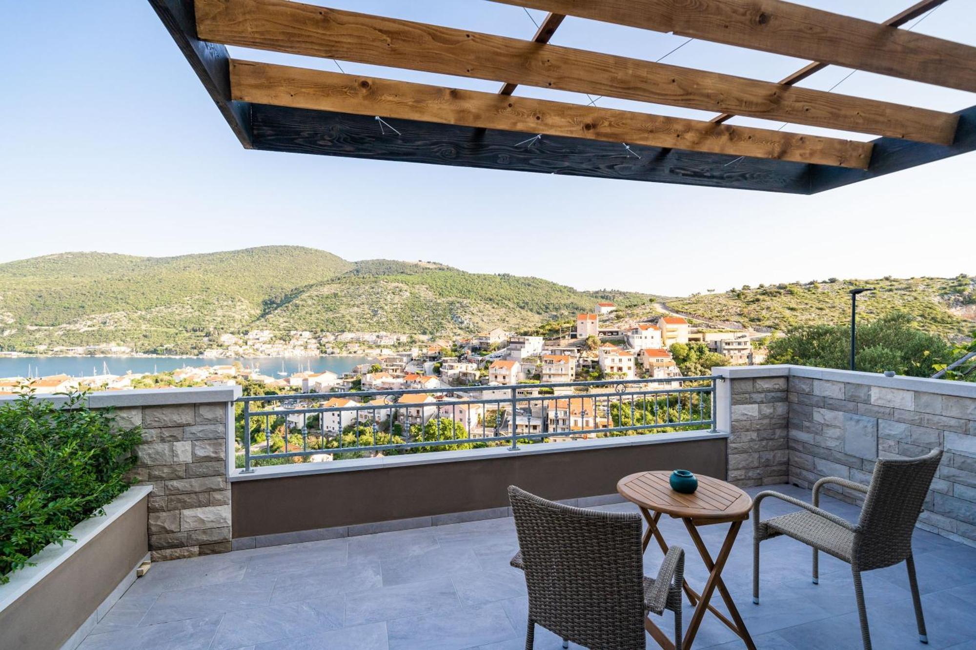 Studio Apartment Terrace