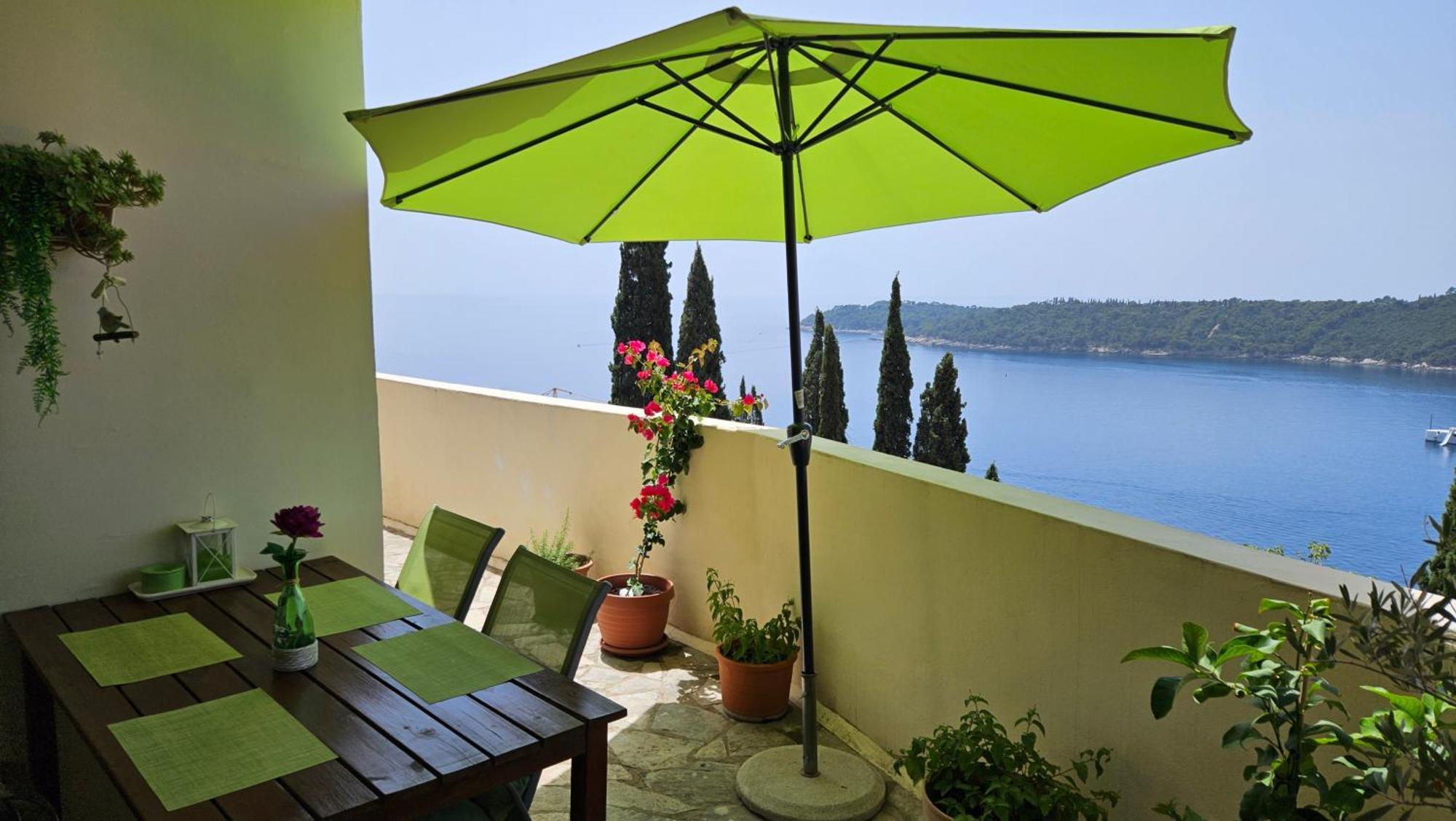 Two-Bedroom Apartment Sea View Terrace