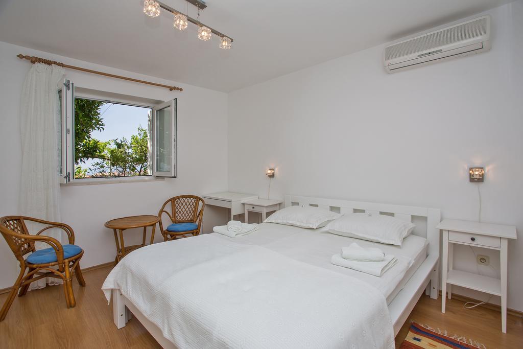 One-Bedroom Apartment Terrace