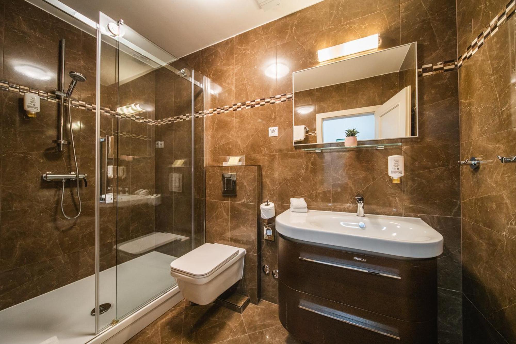 Classic Ground Floor Apartment