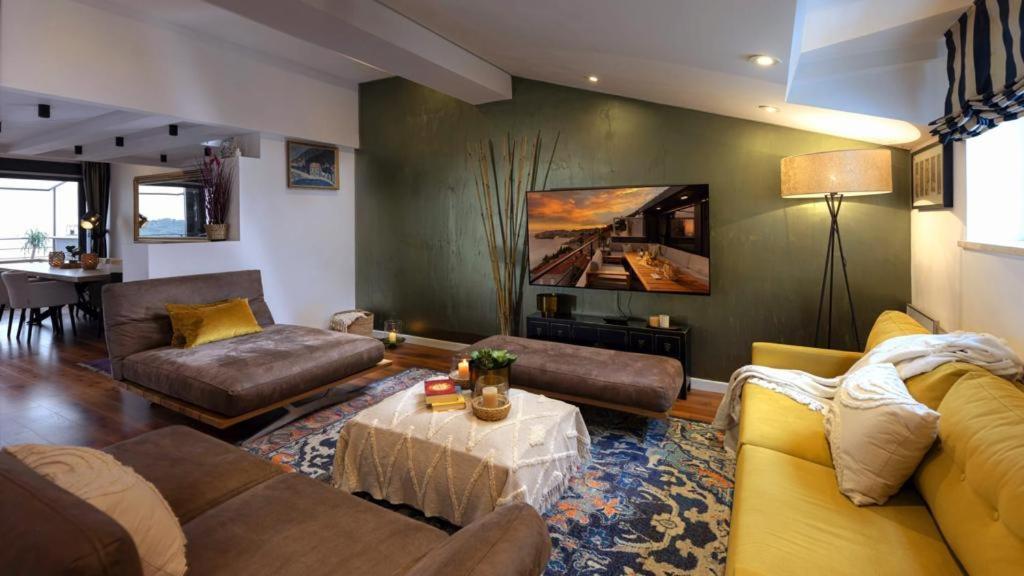 Penthouse Apartment