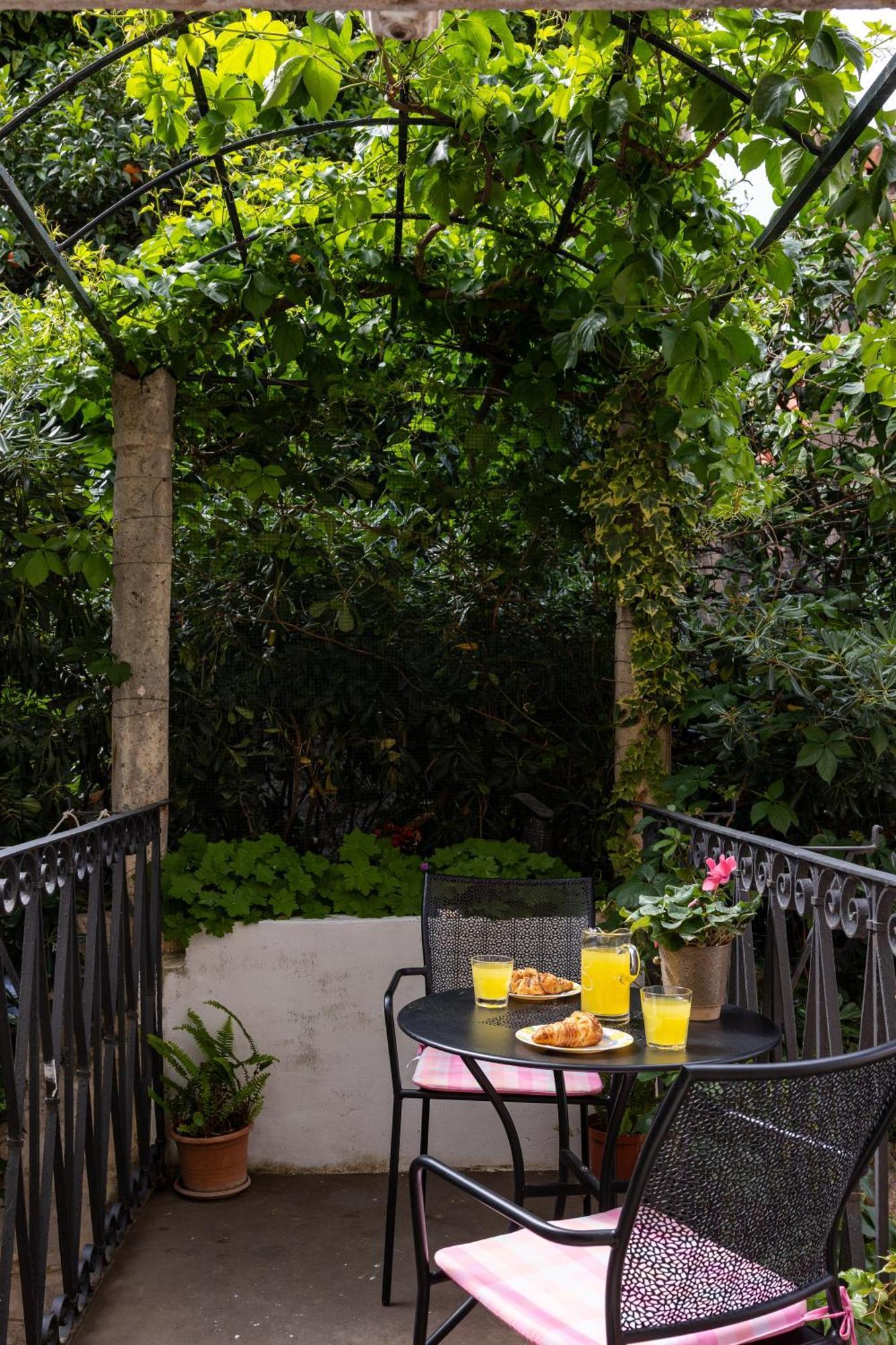 Studio Balcony City View