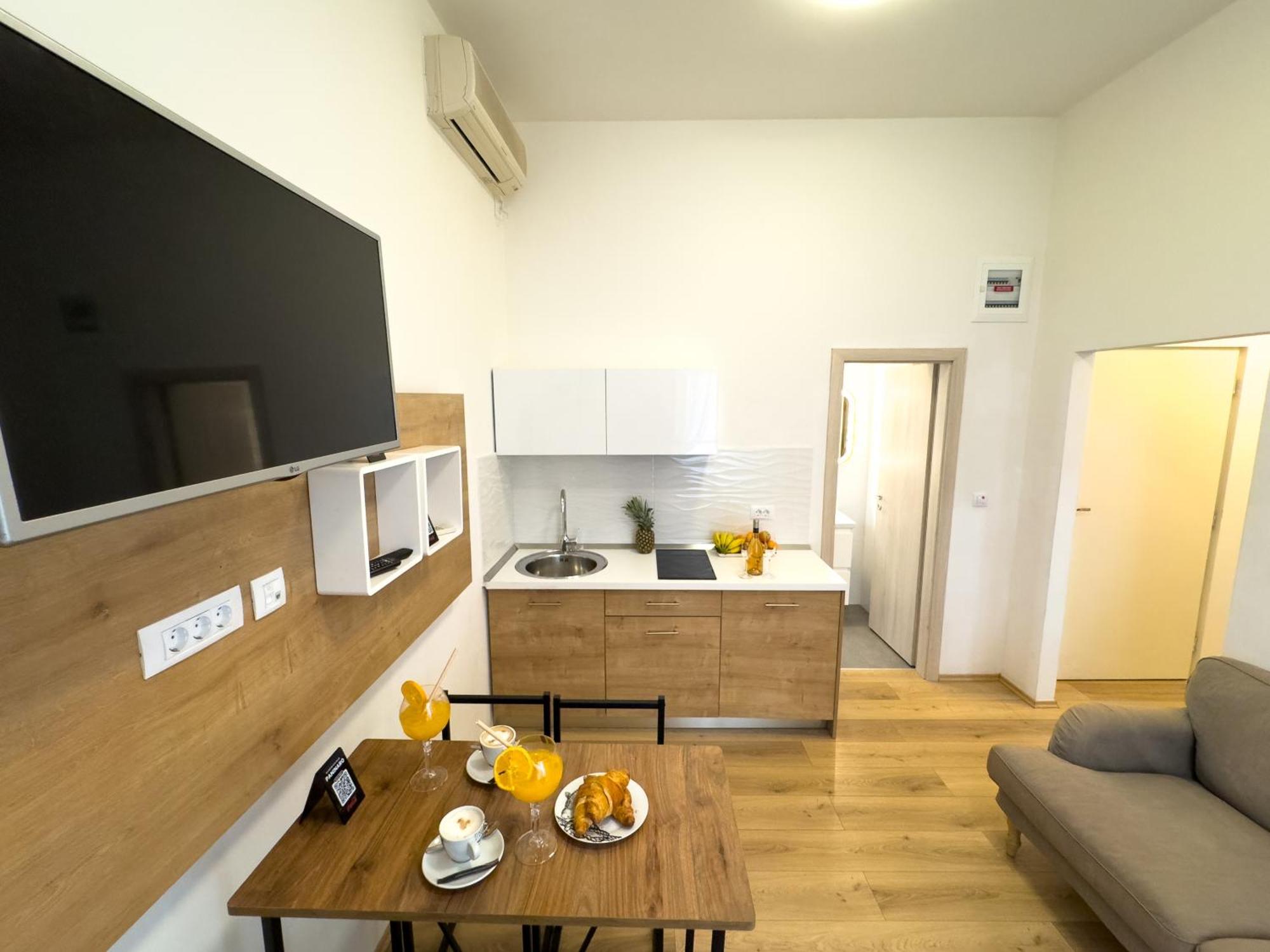 One-Bedroom Apartment