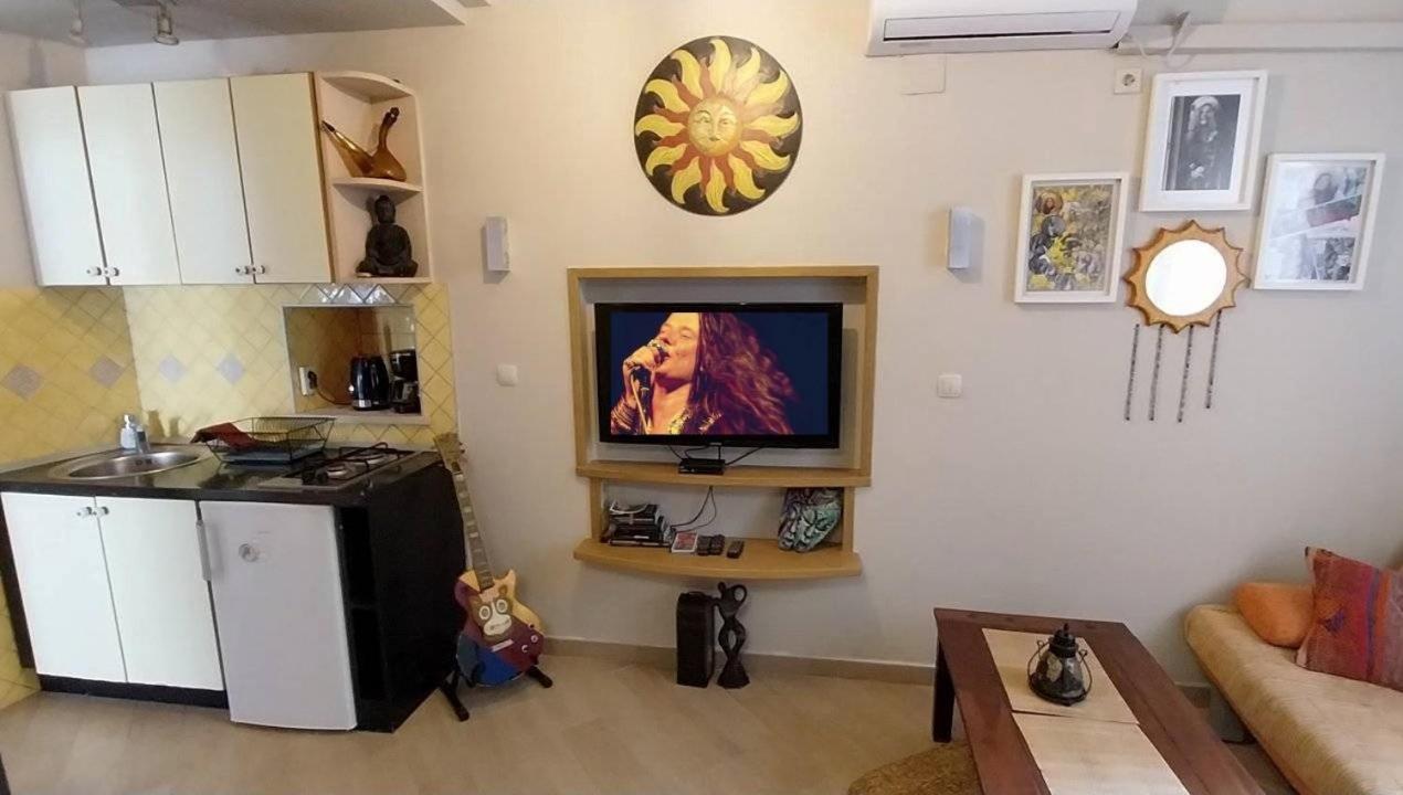 Studio Terrace