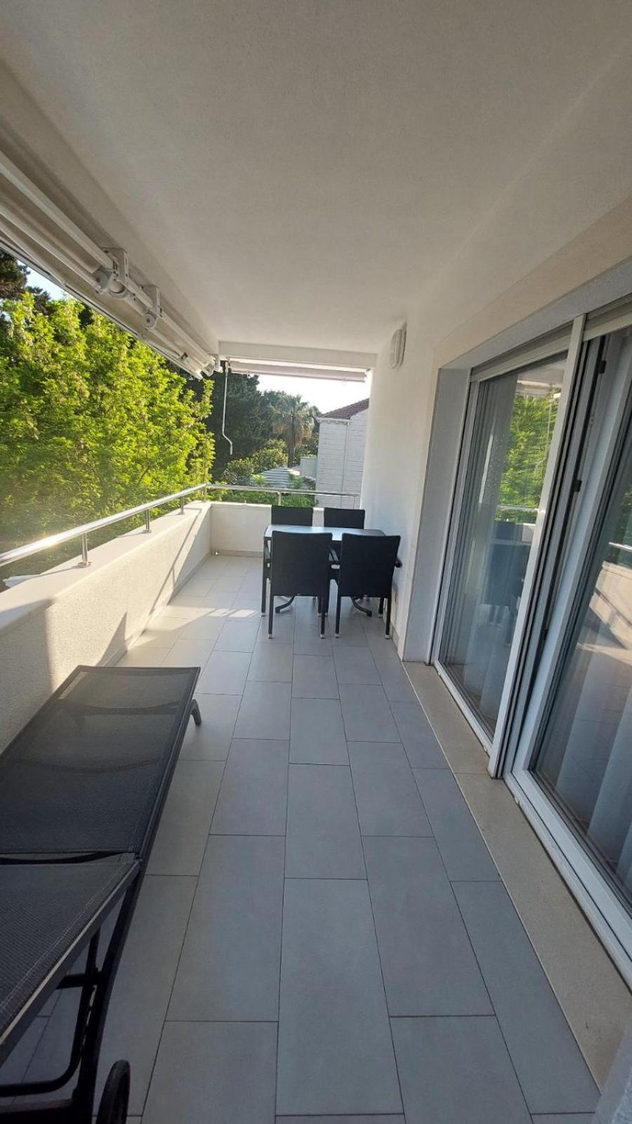 Superior One-Bedroom Apartment Terrace Promenade View