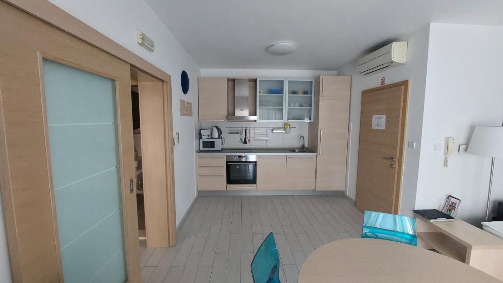 One-Bedroom Apartment Terrace Street View