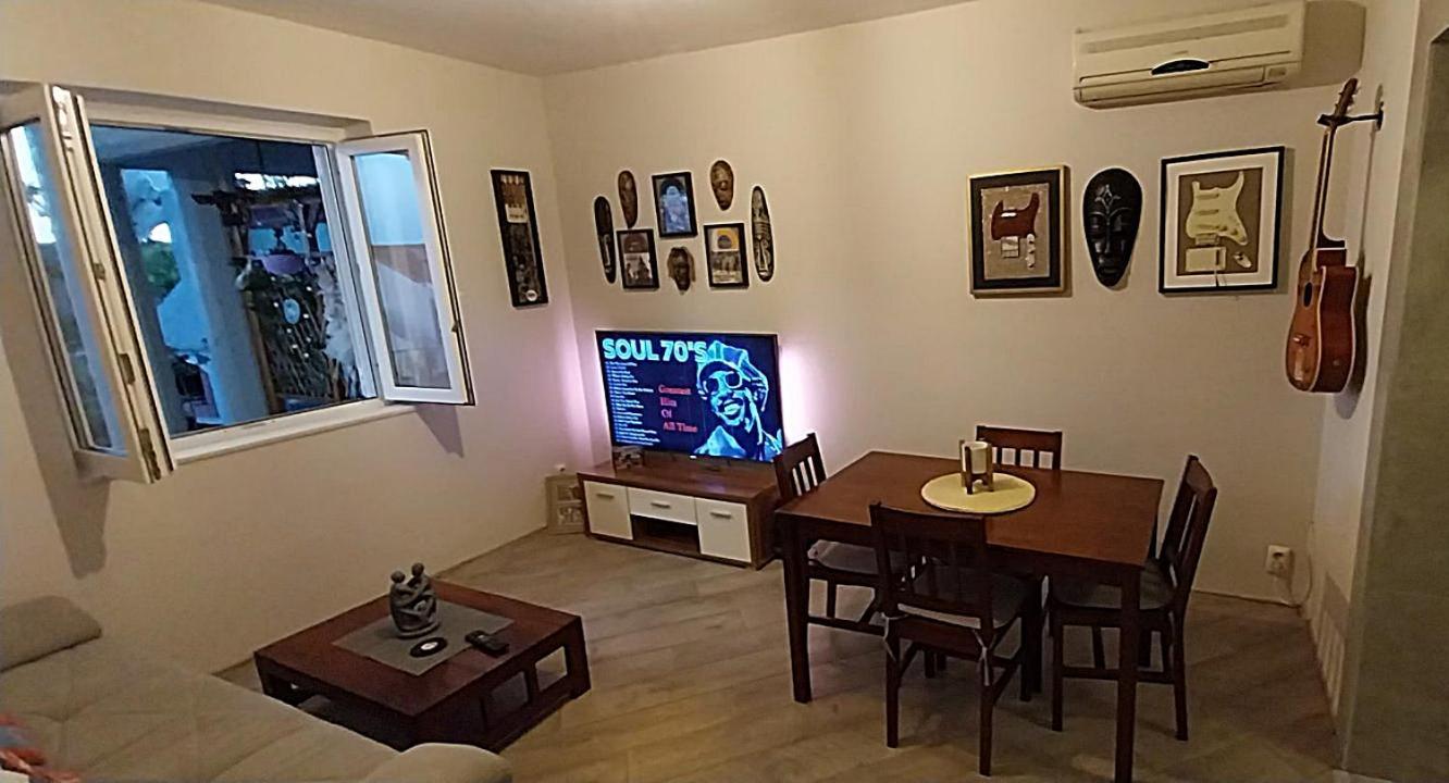 Two-Bedroom Apartment Terrace Sea View