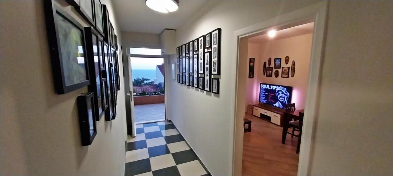 Two-Bedroom Apartment Terrace Sea View