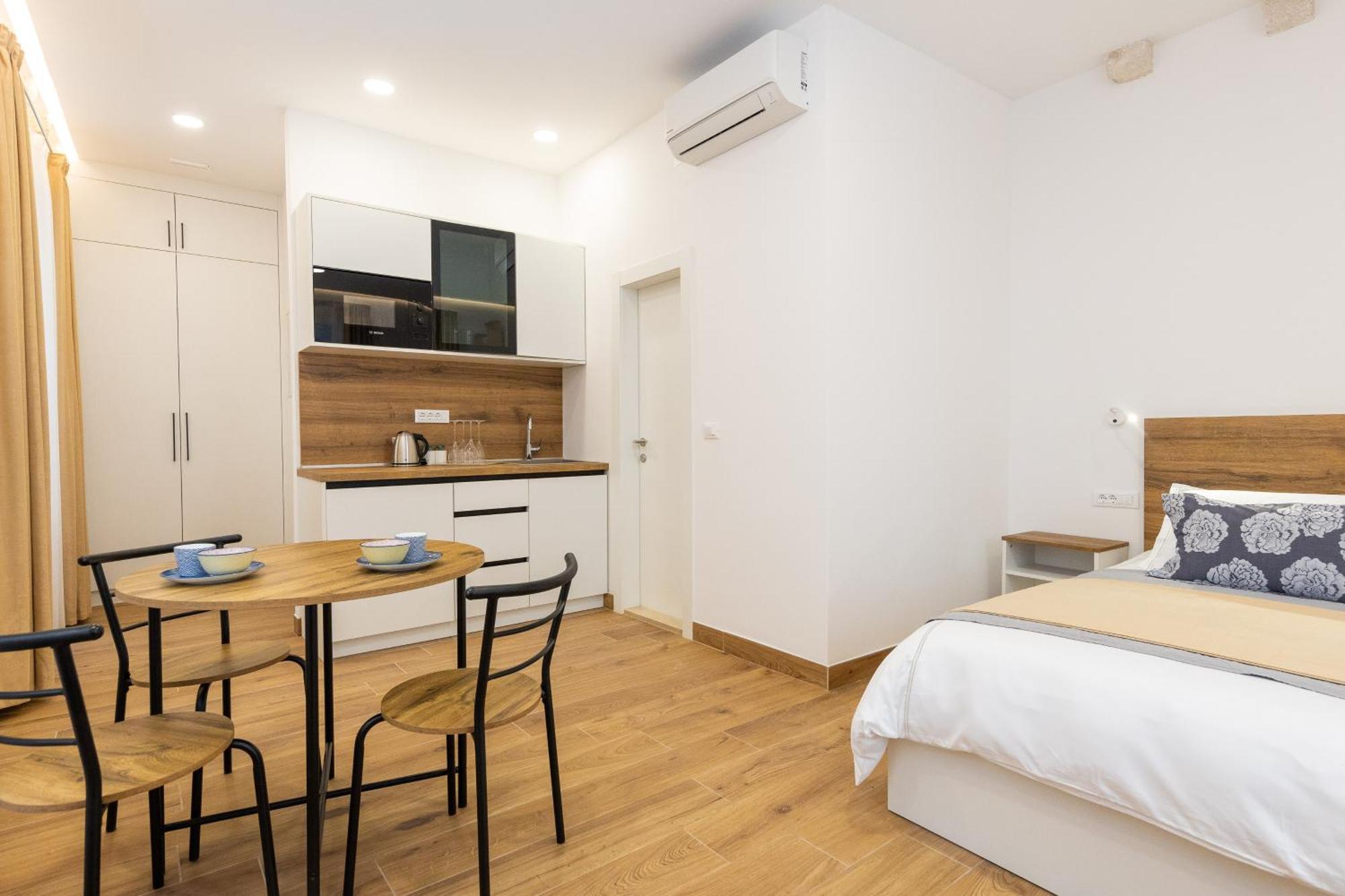 Deluxe King Room Terrace