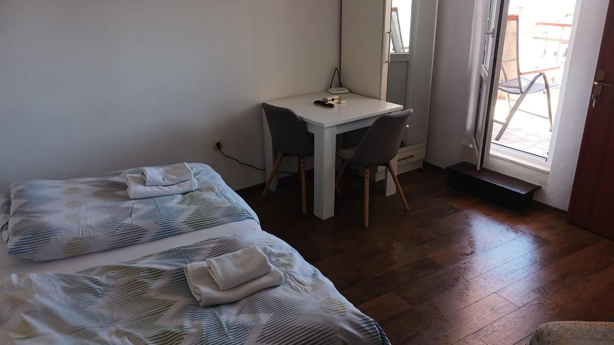 Studio Apartment Balcony Sea View Peline 13