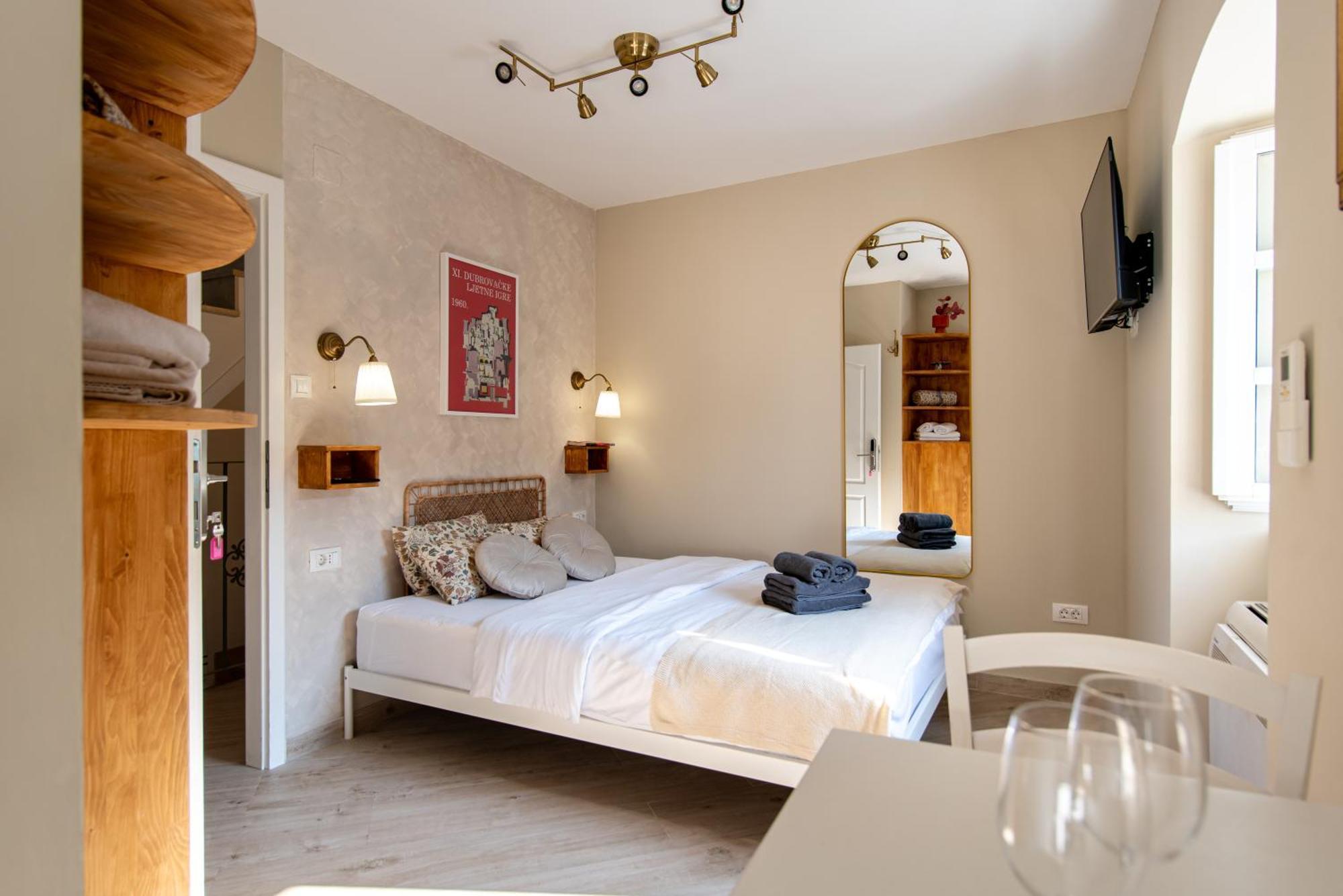 Deluxe Studio Apartment
