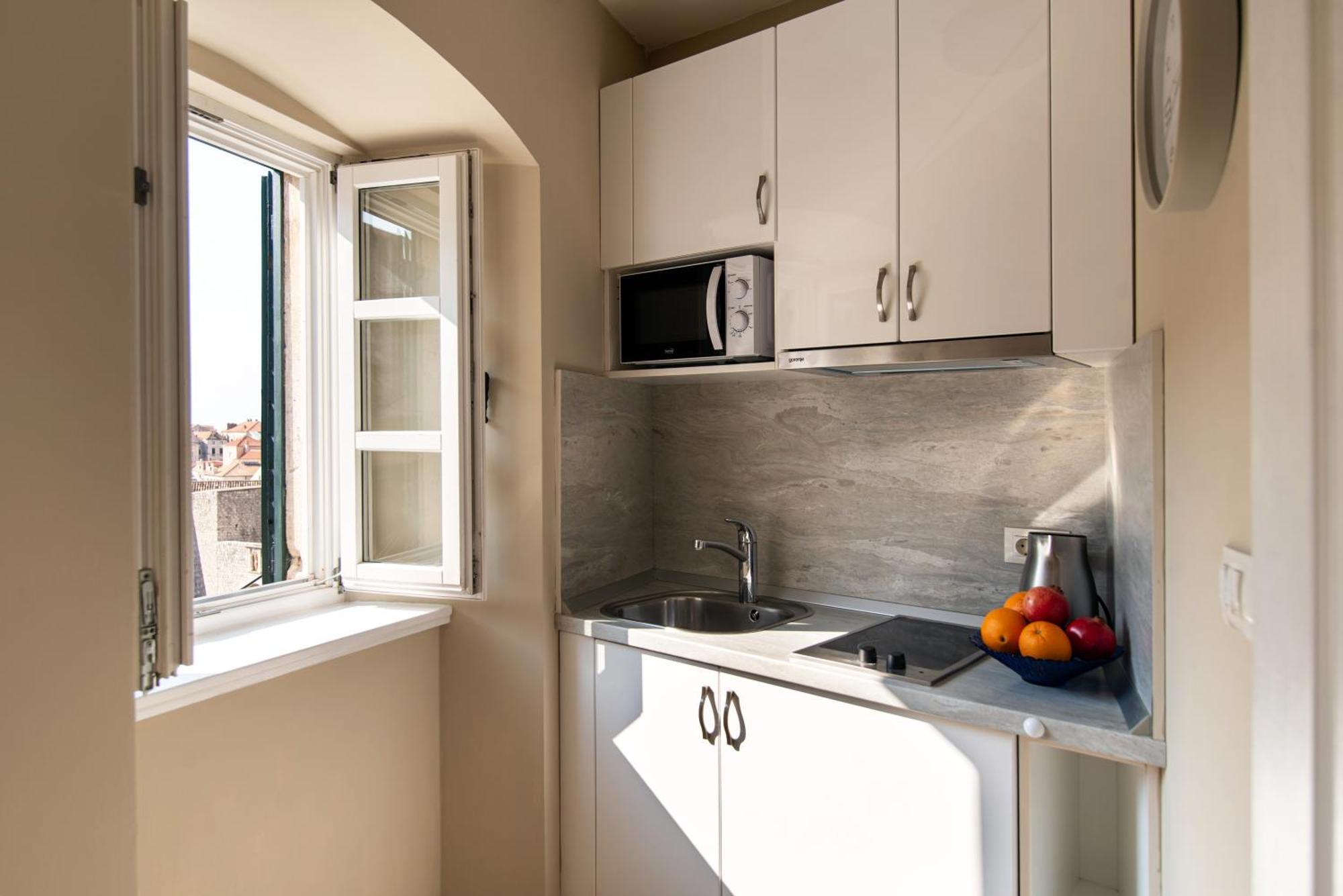 Deluxe Studio Apartment