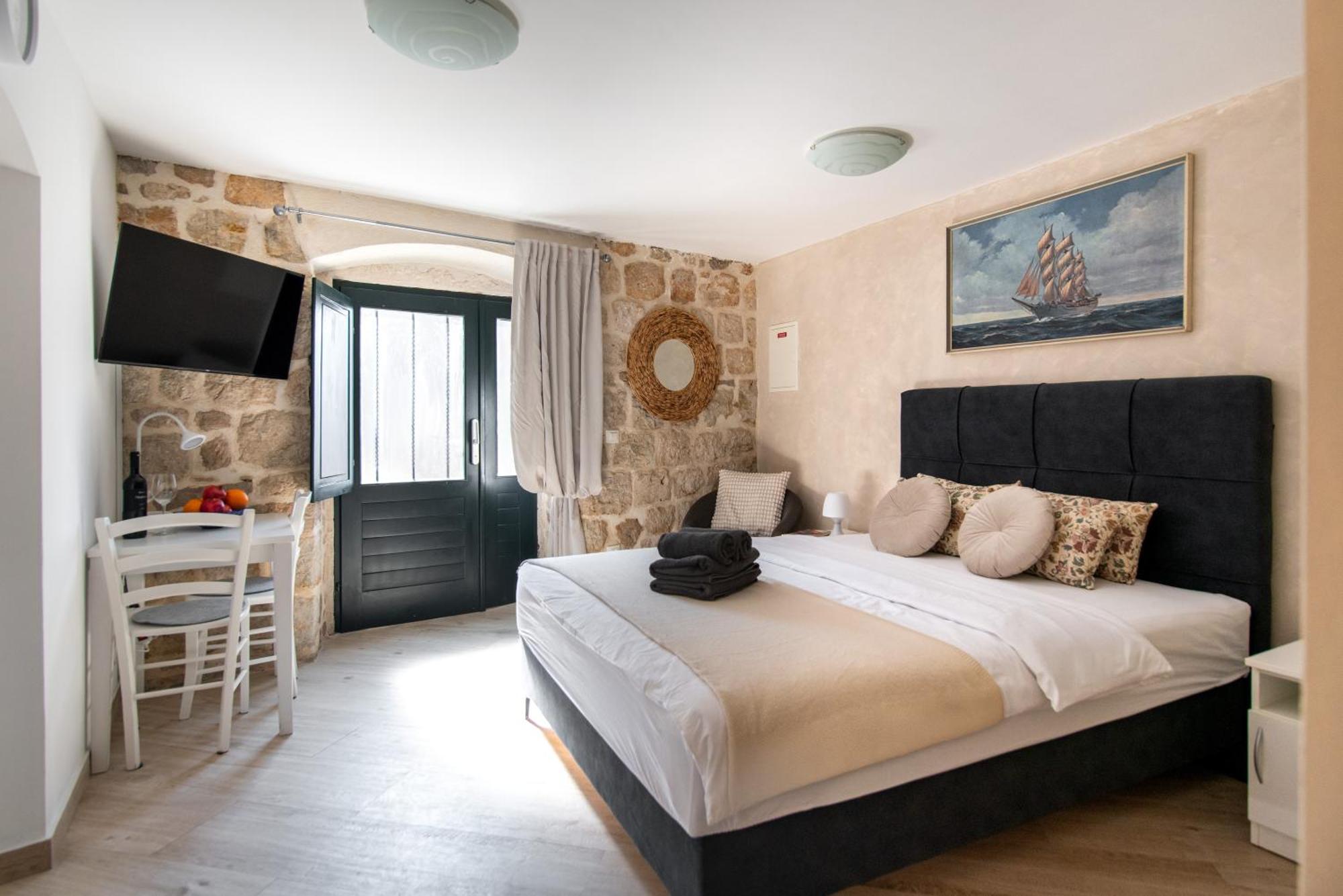 Superior Double Room – Ground Floor
