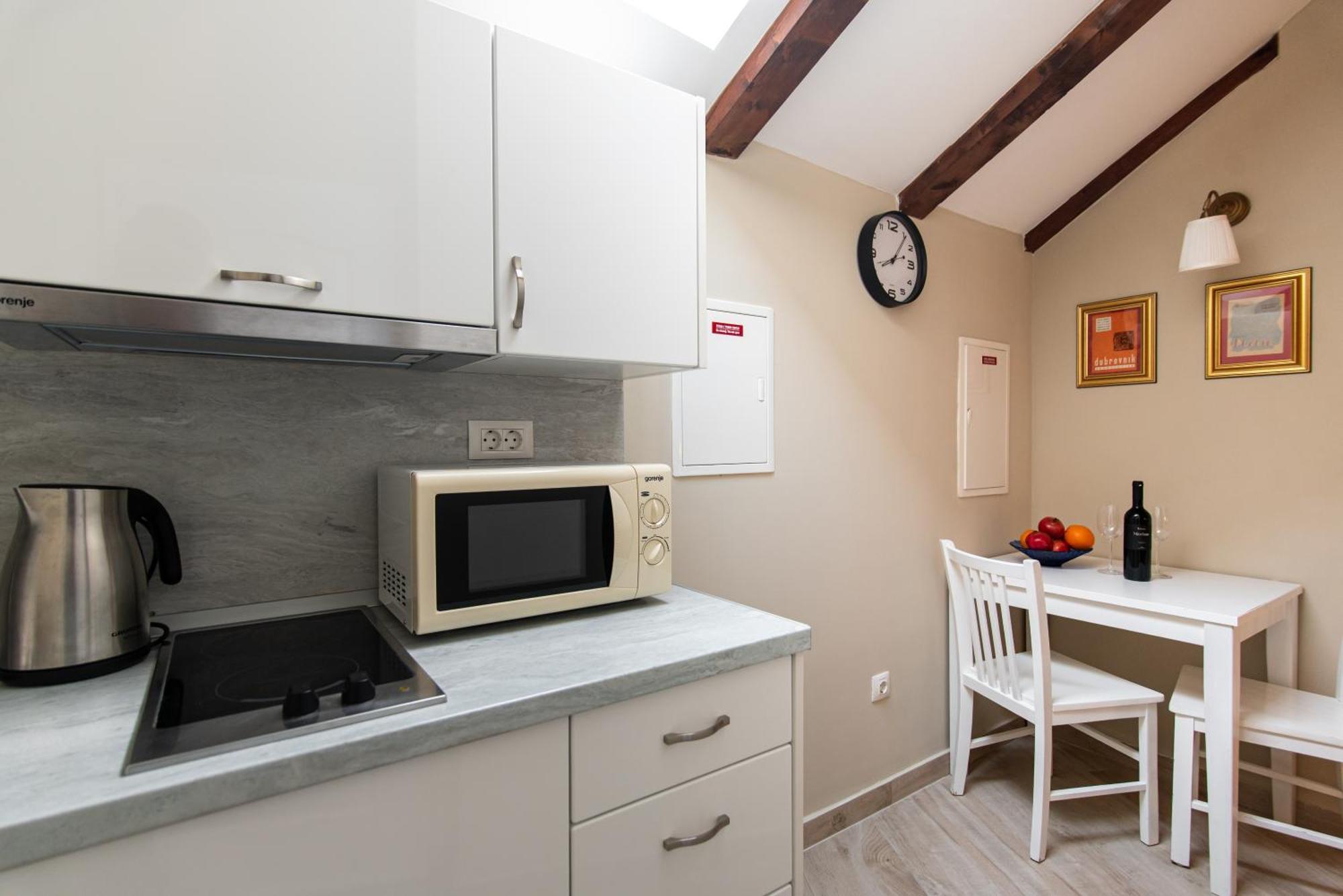 Deluxe Studio Apartment