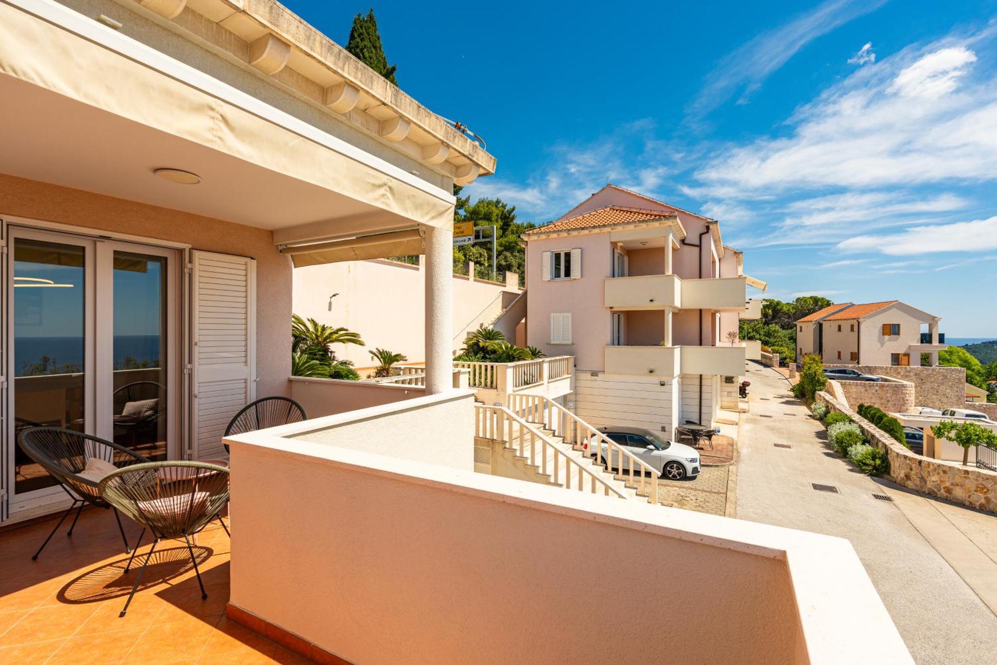 Two-Bedroom Apartment Terrace Sea View