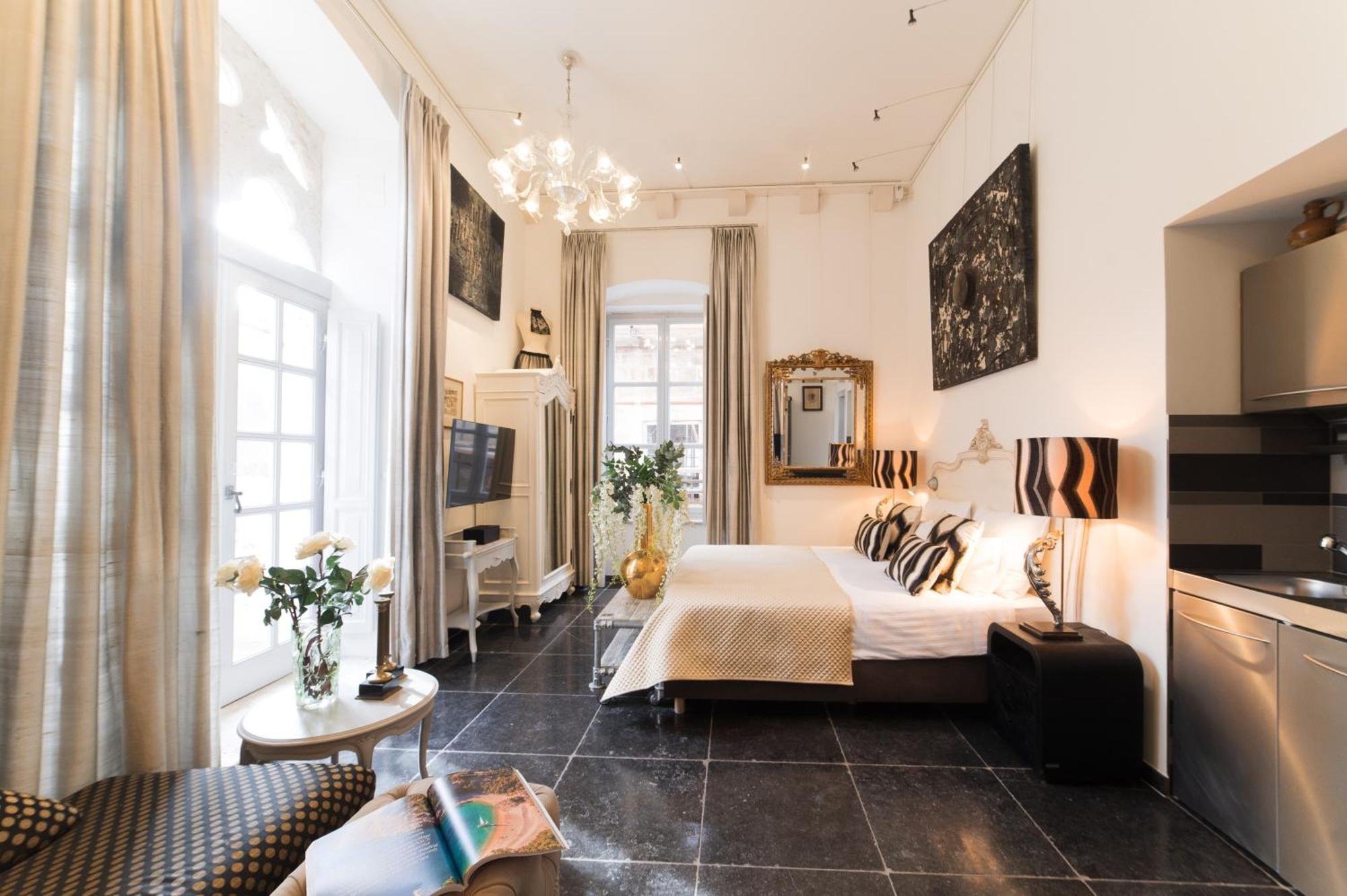 Superior King Room Balcony