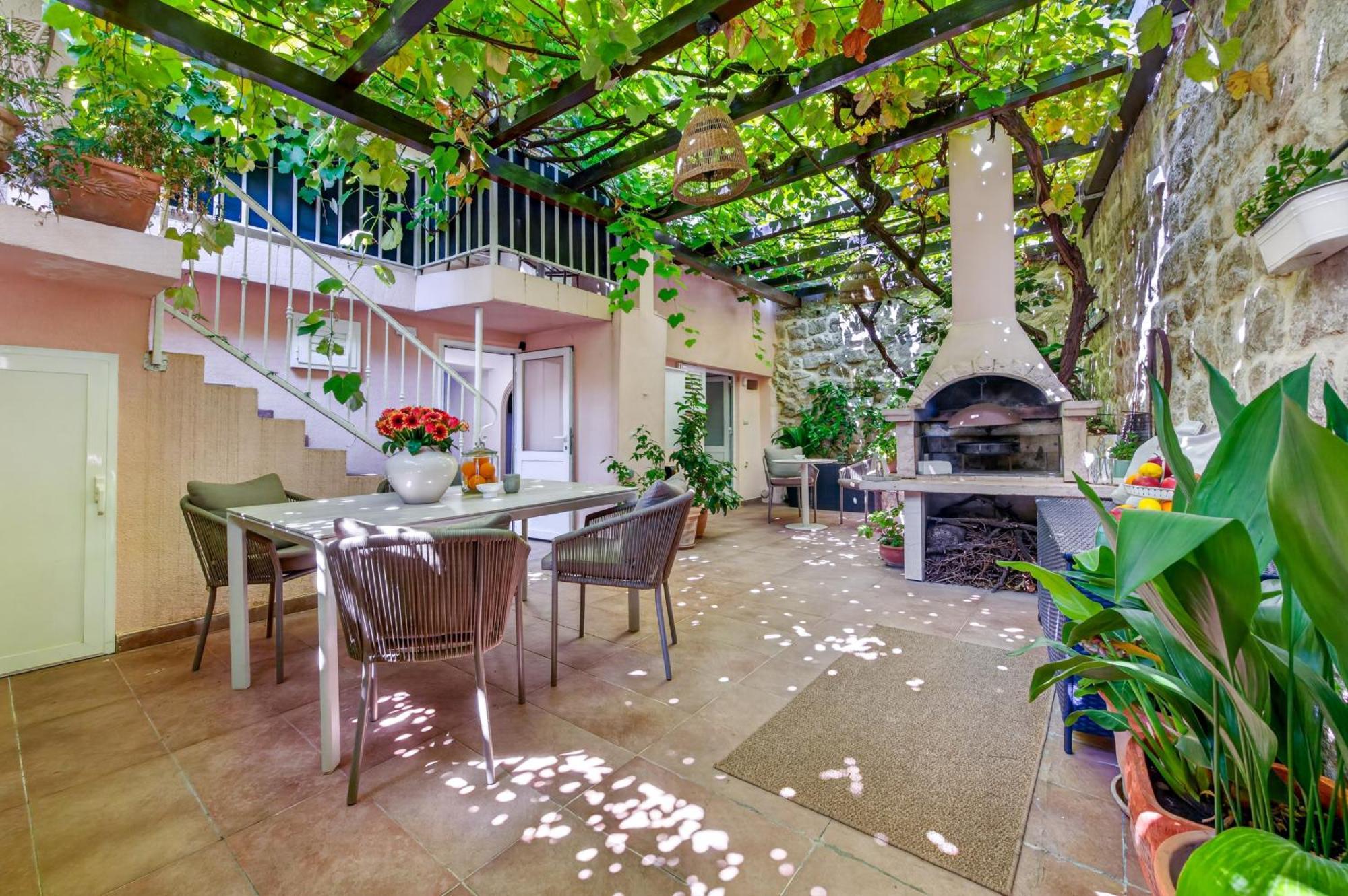 Apartment Garden View