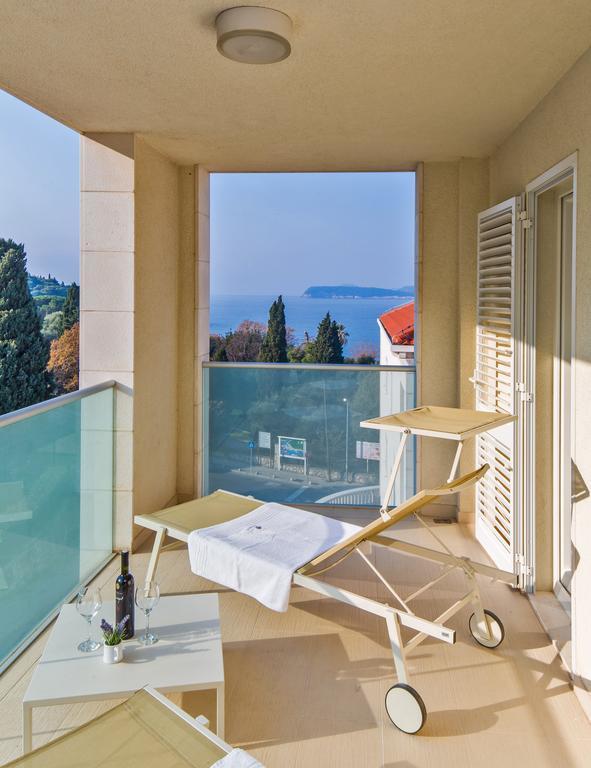 Deluxe Two-Bedroom Apartment Terrace PArtial Sea View
