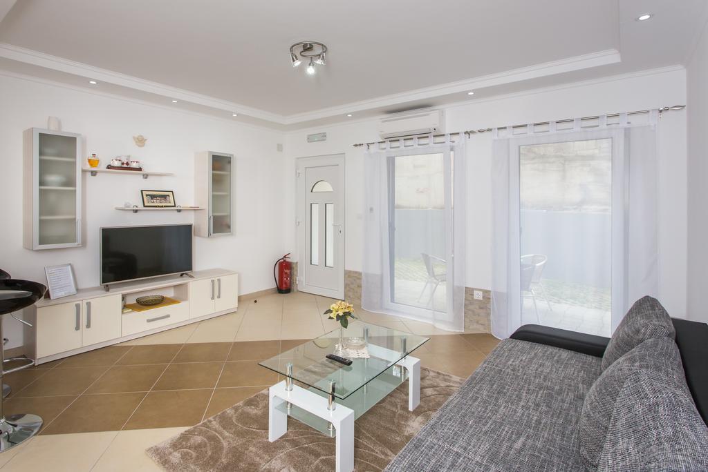 Apartment Ground Floor