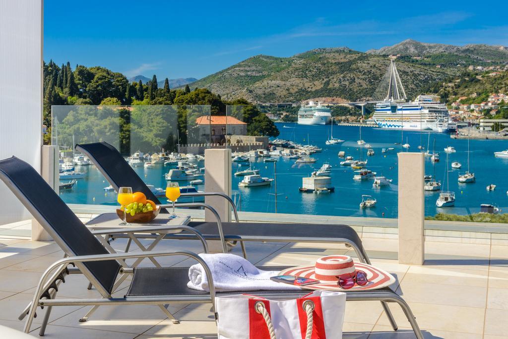 Executive One-Bedroom Apartment Hot Tub Sea View