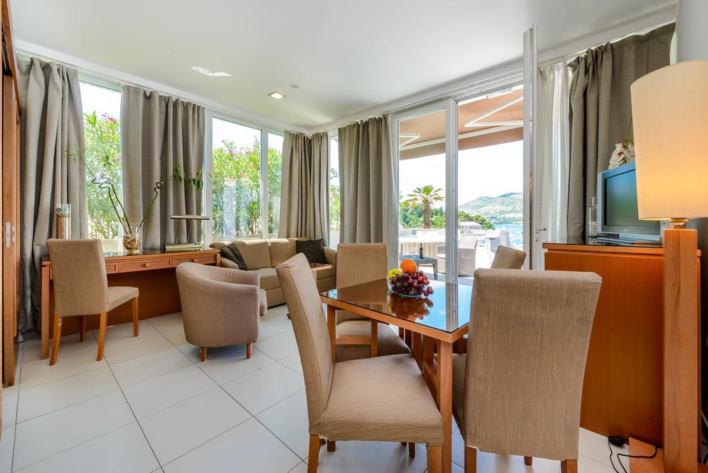 Executive One-Bedroom Apartment Hot Tub Sea View