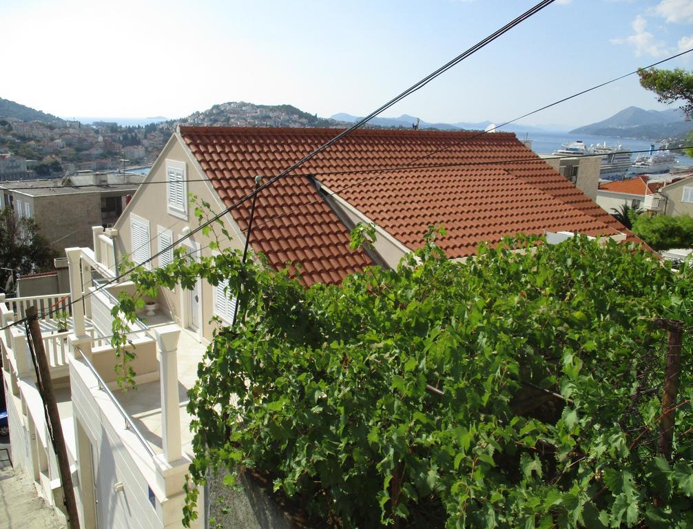 Two-Bedroom Apartment Terrace Sea View