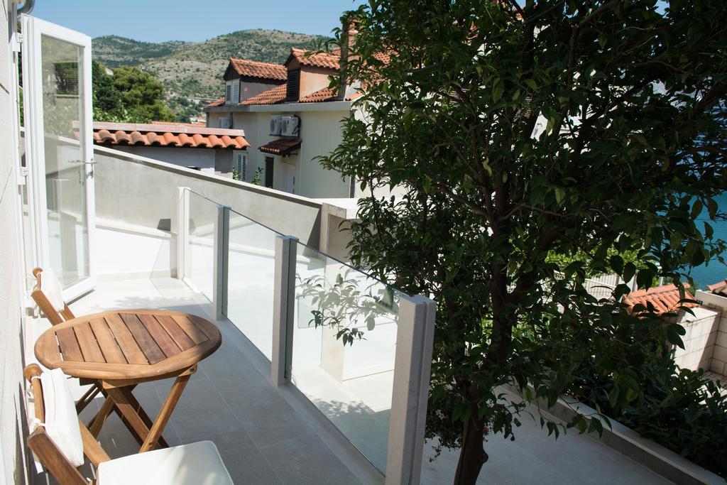 Studio Garden View