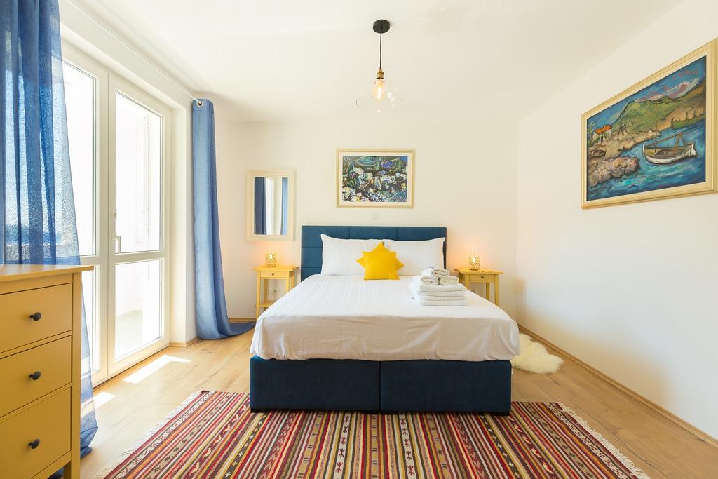 Two-Bedroom Apartment Balcony Sea View