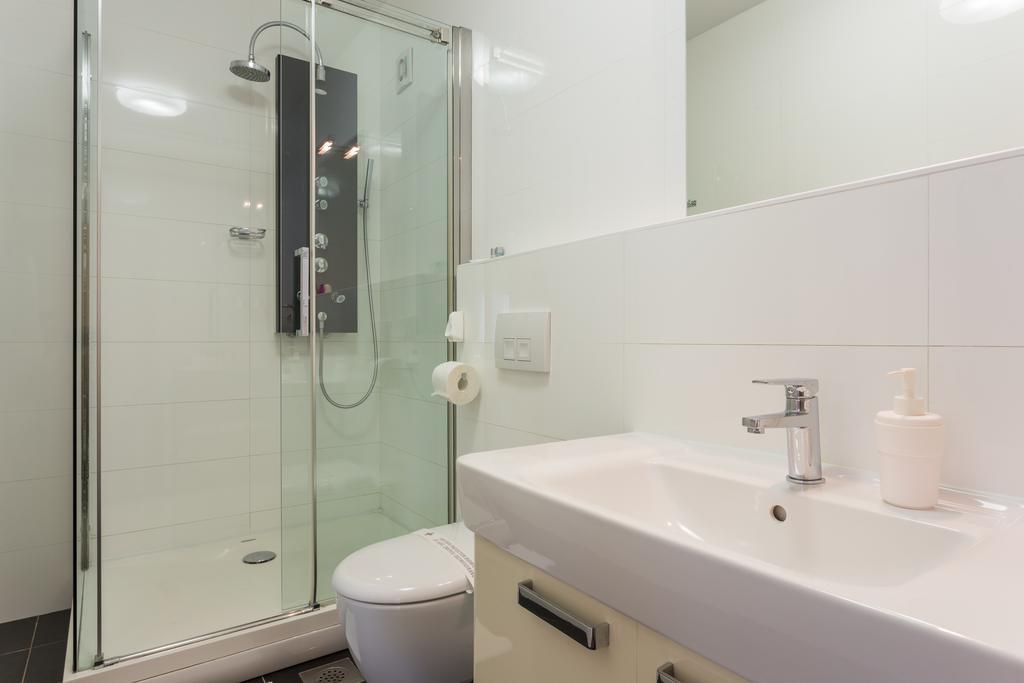 Superior One-Bedroom Apartment Terrace Promenade View