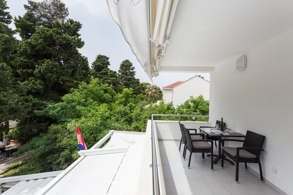 Superior One-Bedroom Apartment Terrace Promenade View