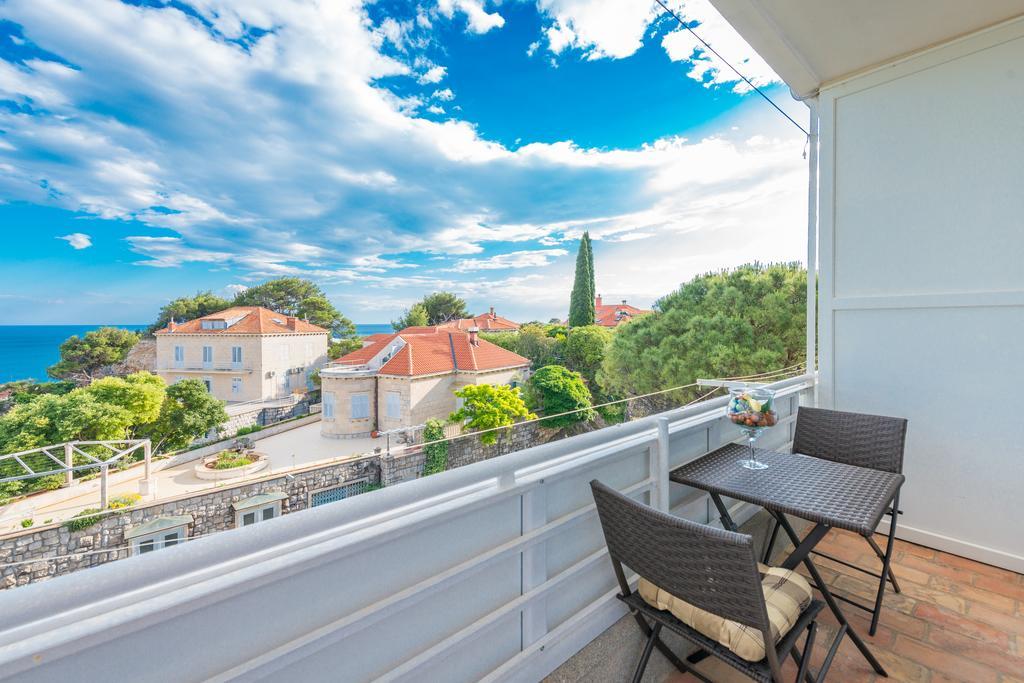 One-Bedroom Apartment Balcony Sea View