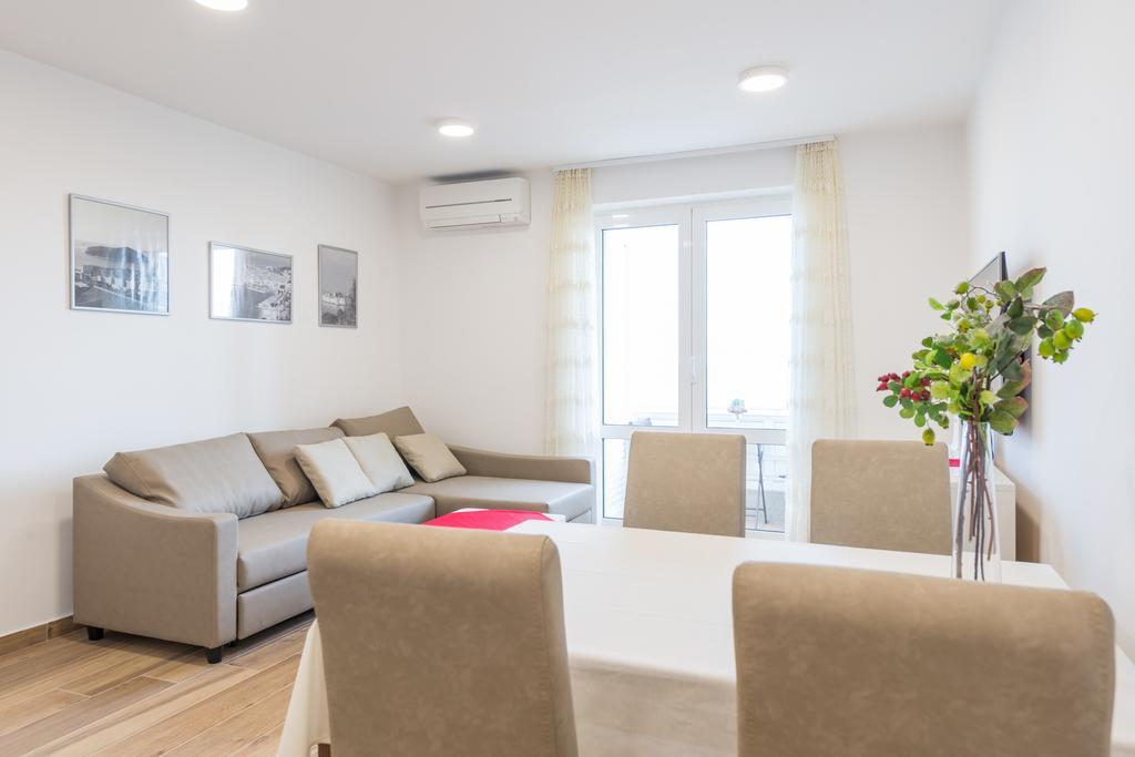 One-Bedroom Apartment Balcony Sea View