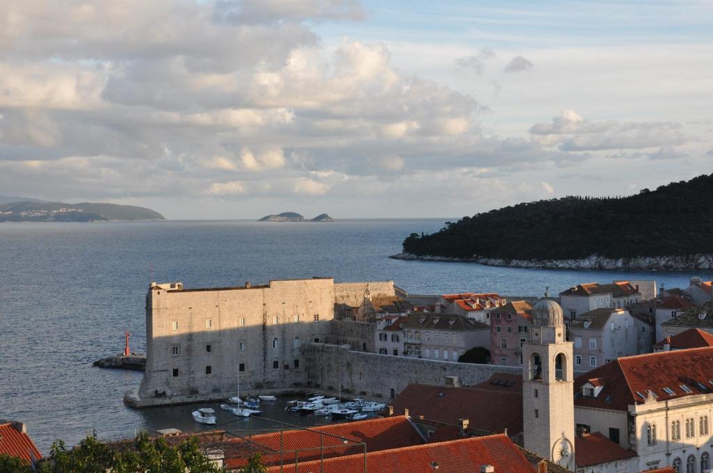 Studio Apartment Balcony Sea View Peline 13
