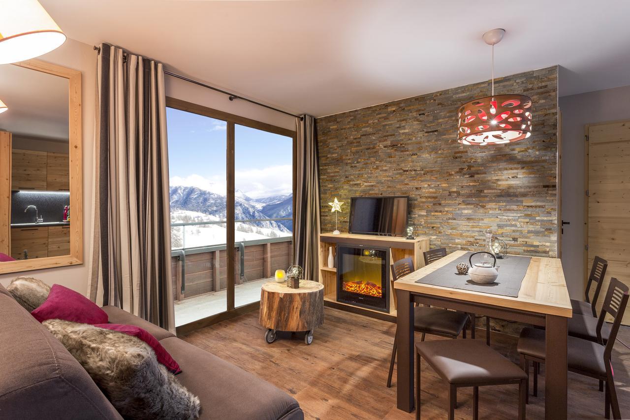Two-Bedroom Apartment Terrace Sea View