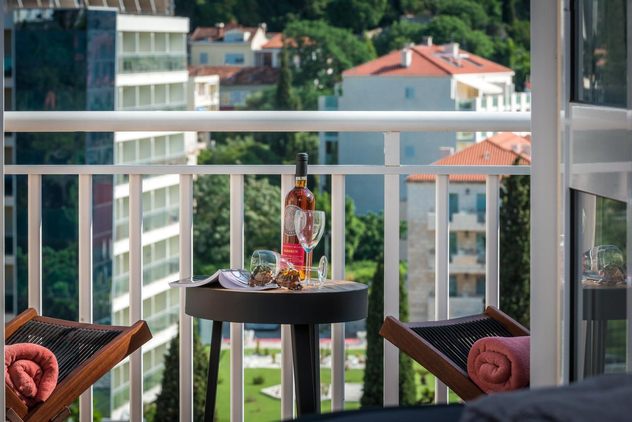 Two-Bedroom Apartment Terrace Partial Sea View